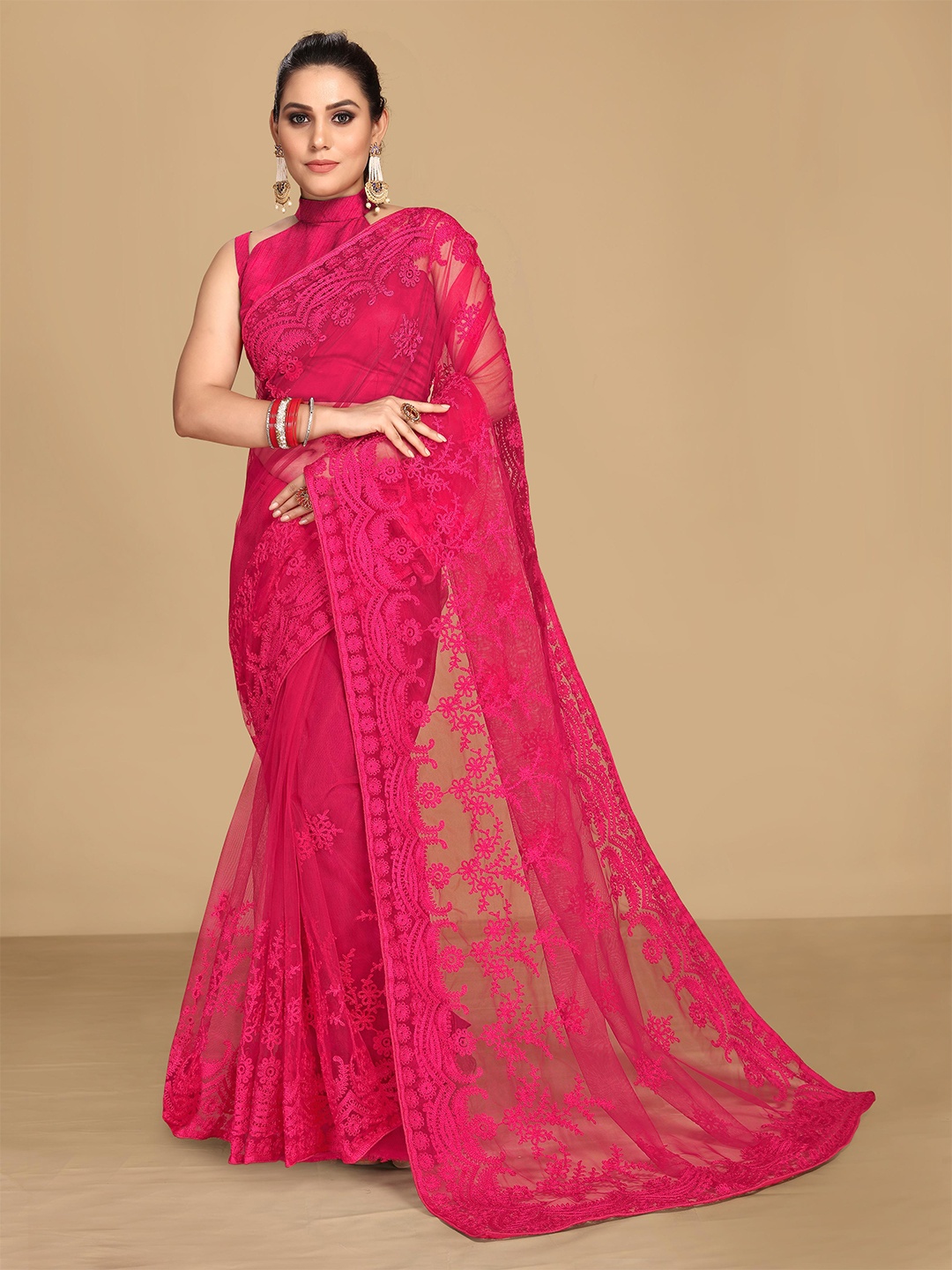 

VAIRAGEE Pink Floral Embroidered Net Saree
