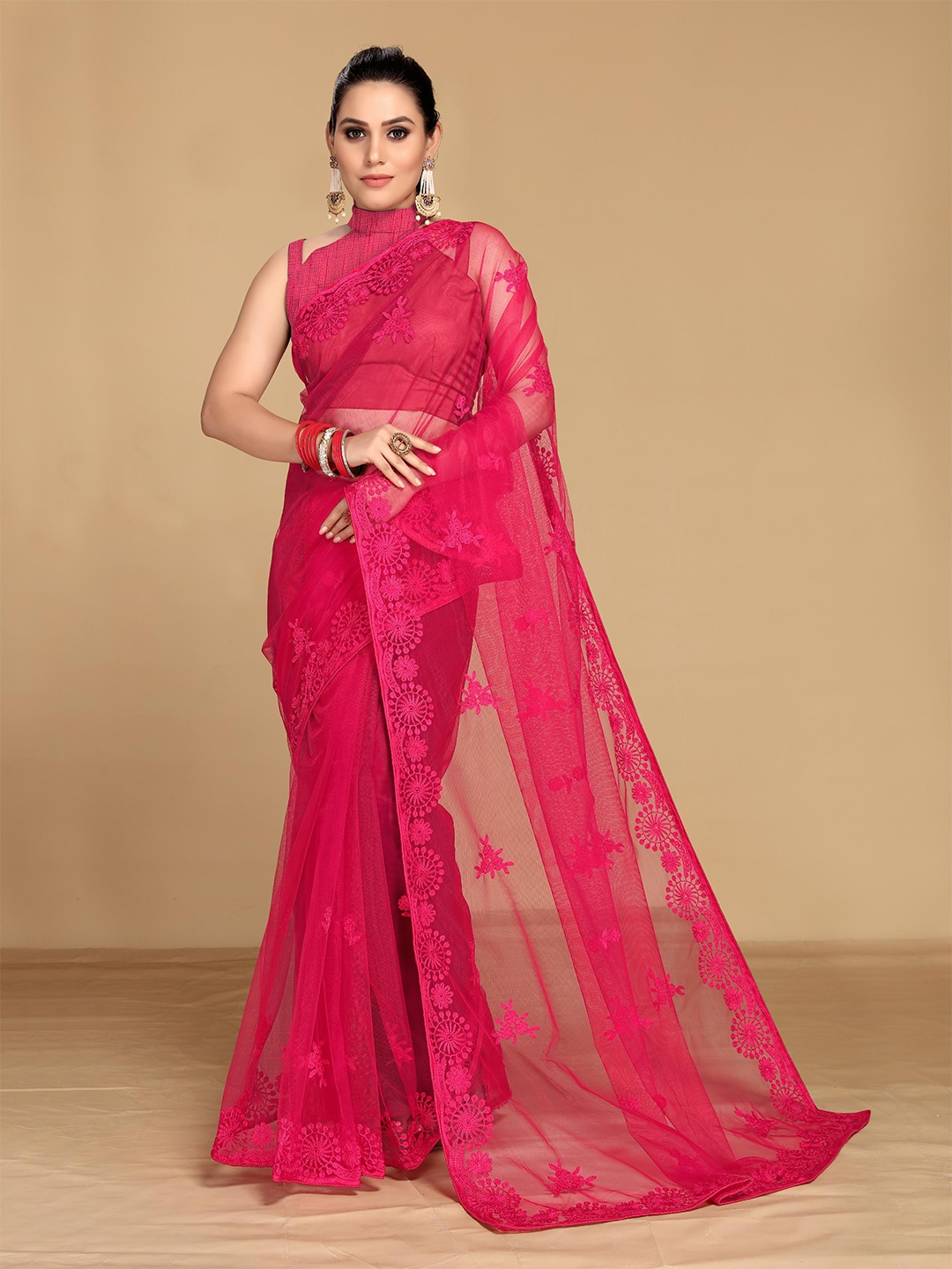 

VAIRAGEE Pink Floral Embroidered Net Saree