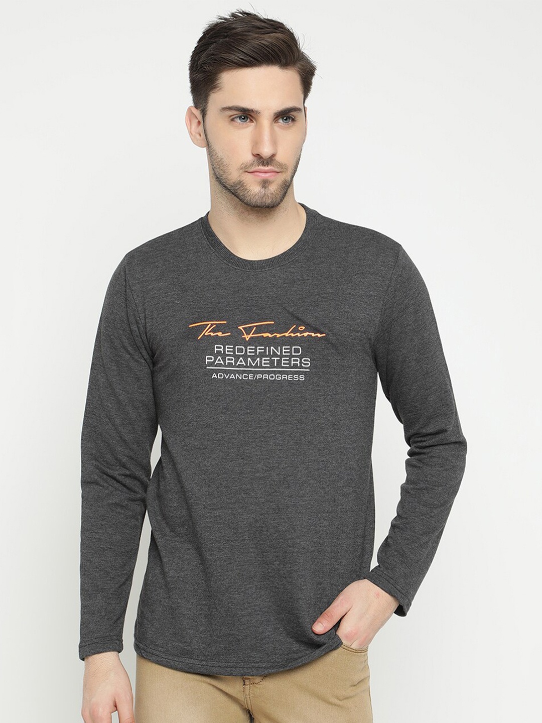 

V2 Value & Variety Men Grey Solid T-shirt
