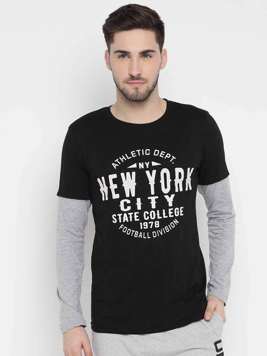 

V2 Value & Variety Men Black & Grey Melange Colourblocked T-shirt