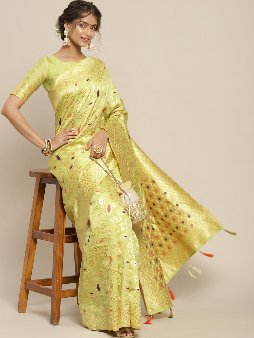 

Mitera Green & Pink Woven Design Zari Art Silk Kanjeevaram Saree