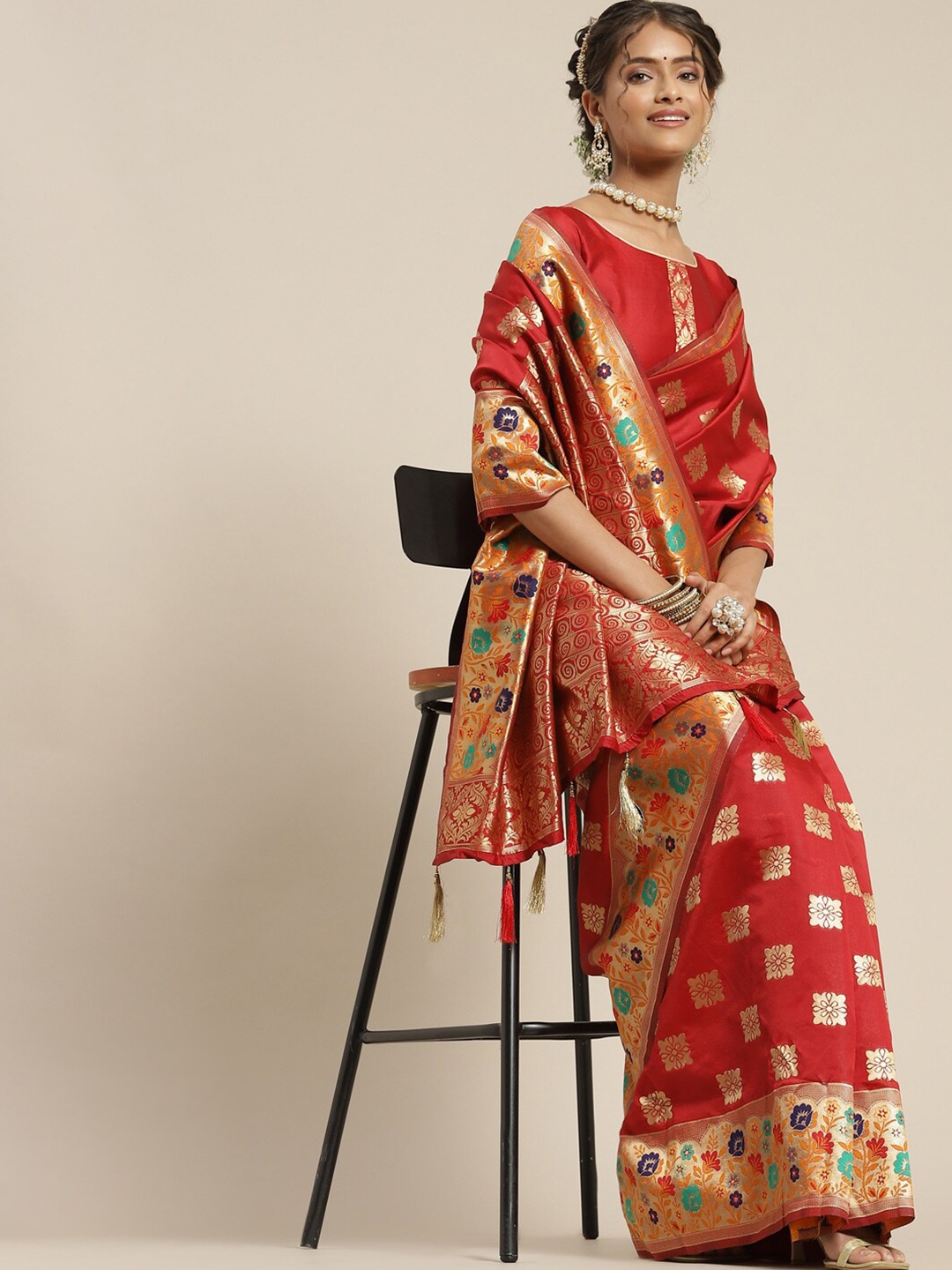 

Mitera Maroon & Green Woven Design Zari Art Silk Kanjeevaram Saree