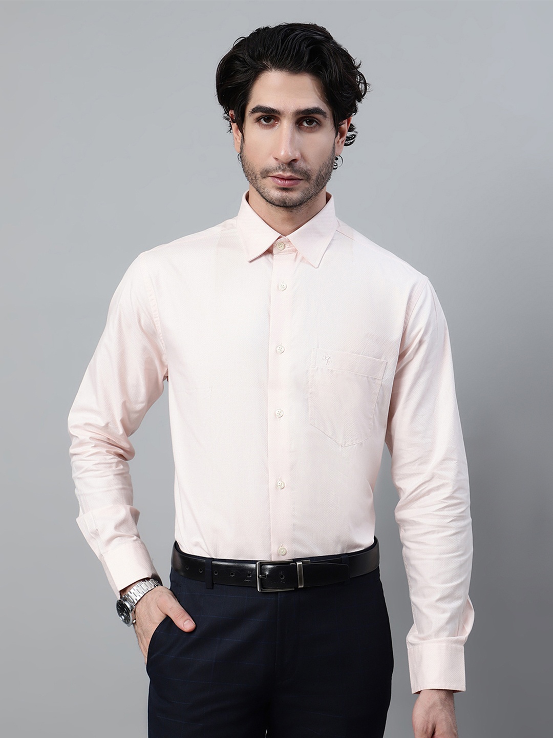 

Cantabil Men Peach Solid Regular Fit Casual Shirt