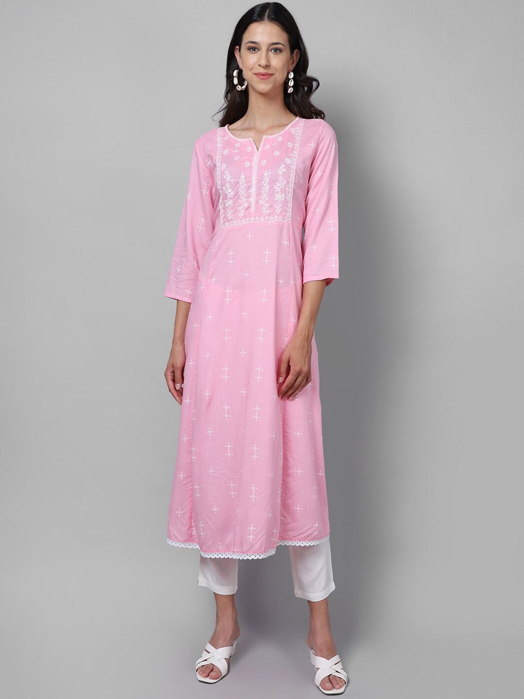

Cantabil Women Pink Floral Embroidered Panelled Kurti with Trousers