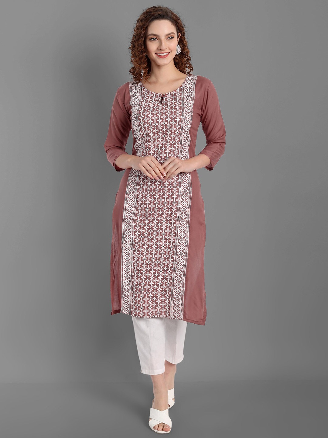 

TORONFRAS Women Maroon & White Embroidered Straight Kurta