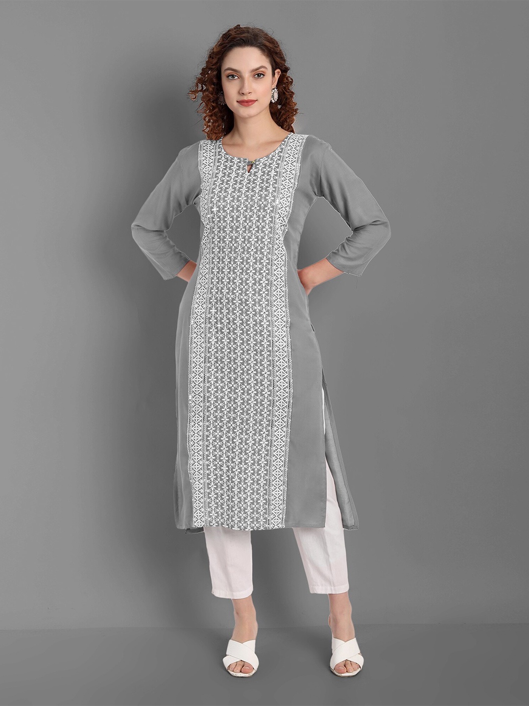 

TORONFRAS Women Grey Geometric Embroidered Thread Work Kurta