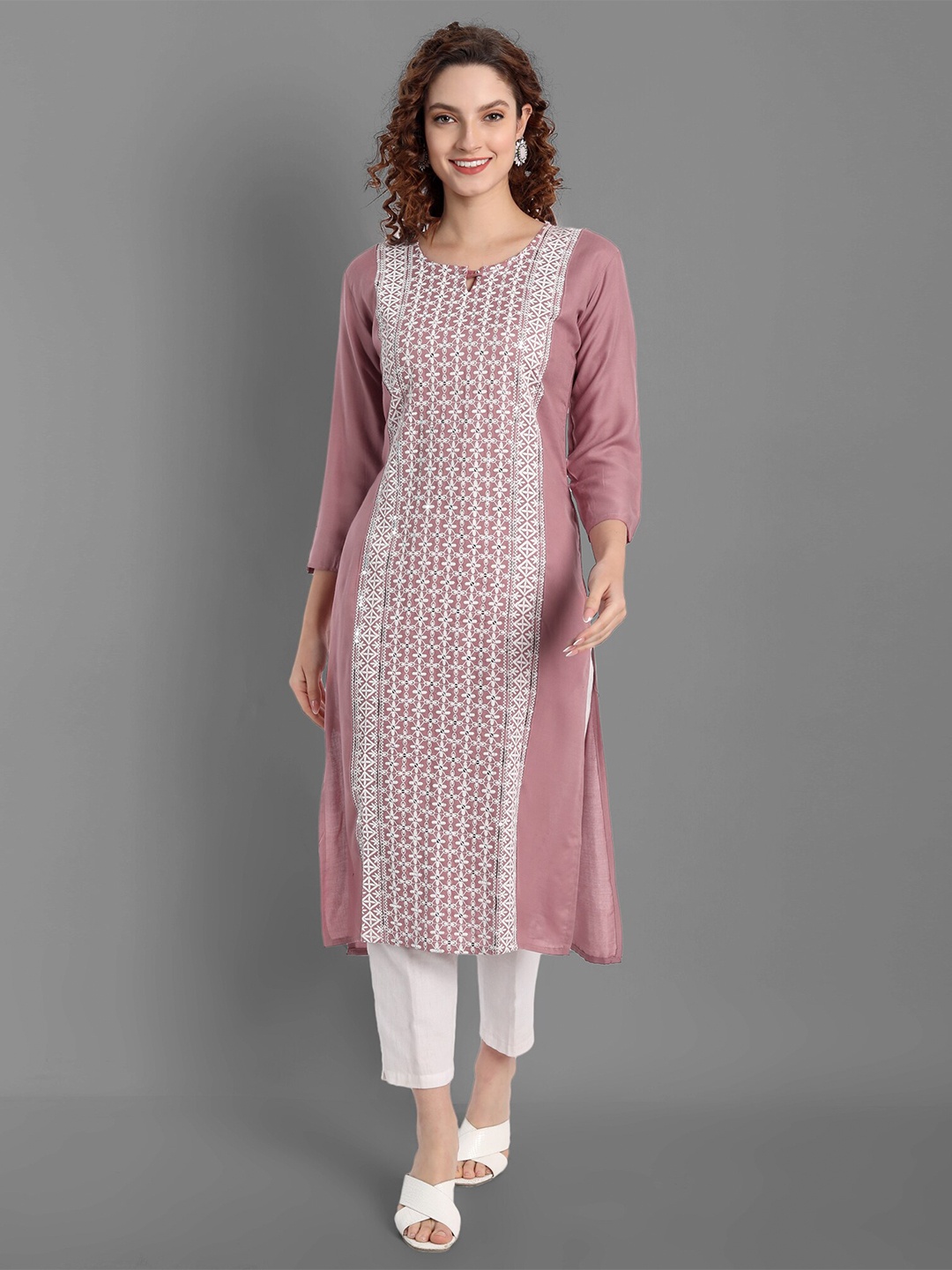 

TORONFRAS Women Purple Ethnic Motifs Embroidered Kurta