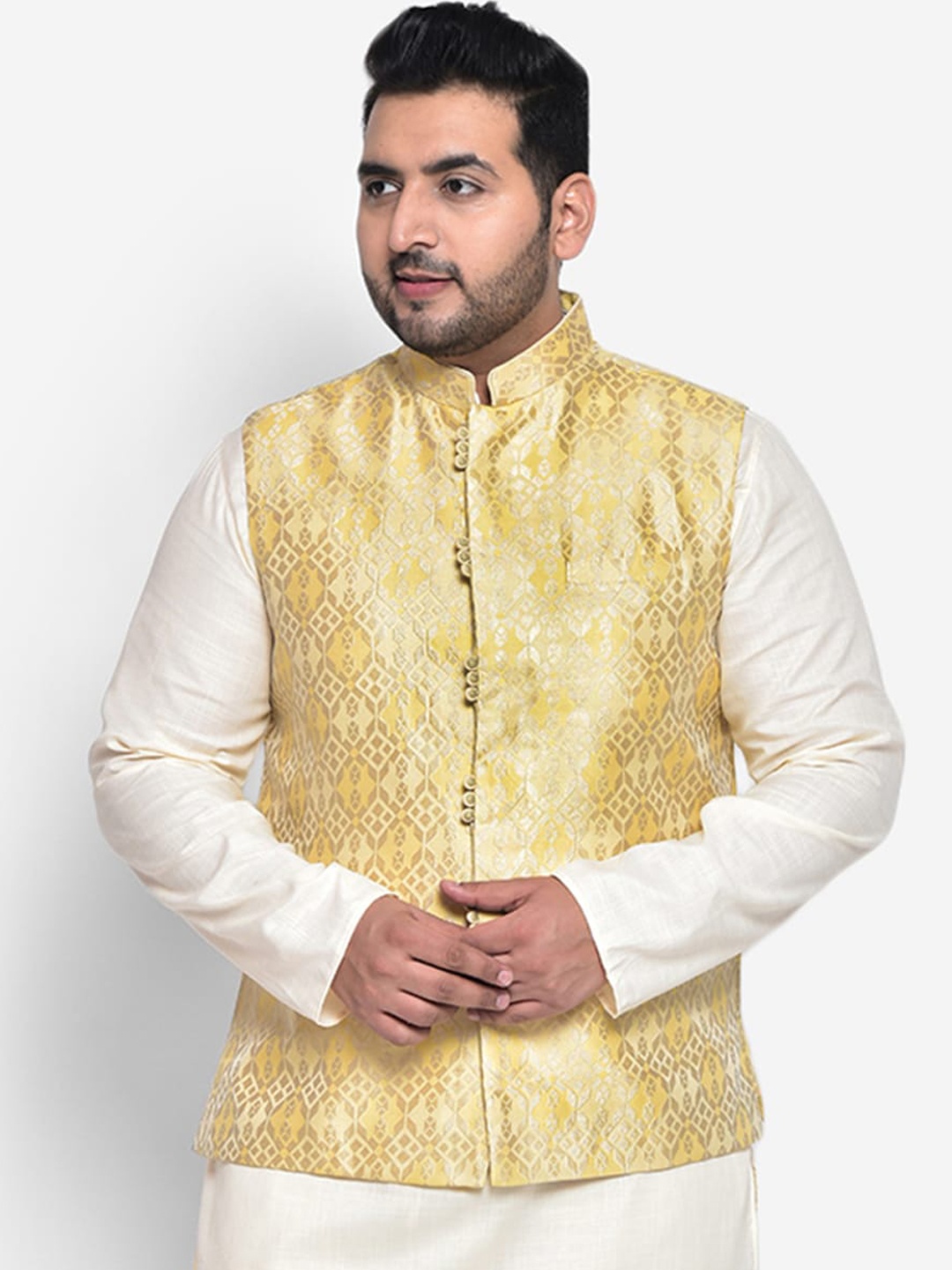 

KISAH PLUS Men Golden Printed Woven Nehru Jackets, Gold