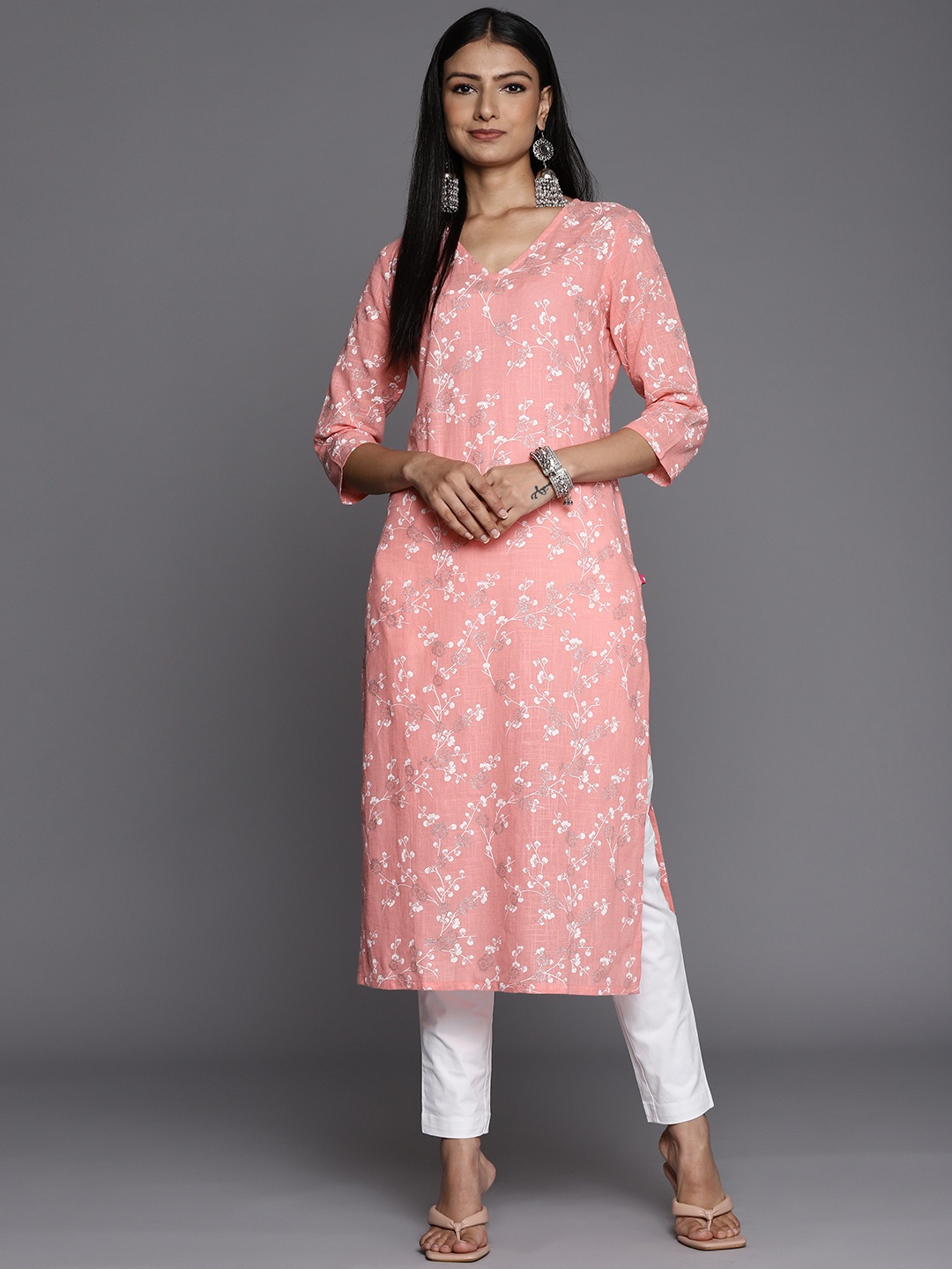 

Varanga Women Peach-Coloured Floral Printed Floral Kurta