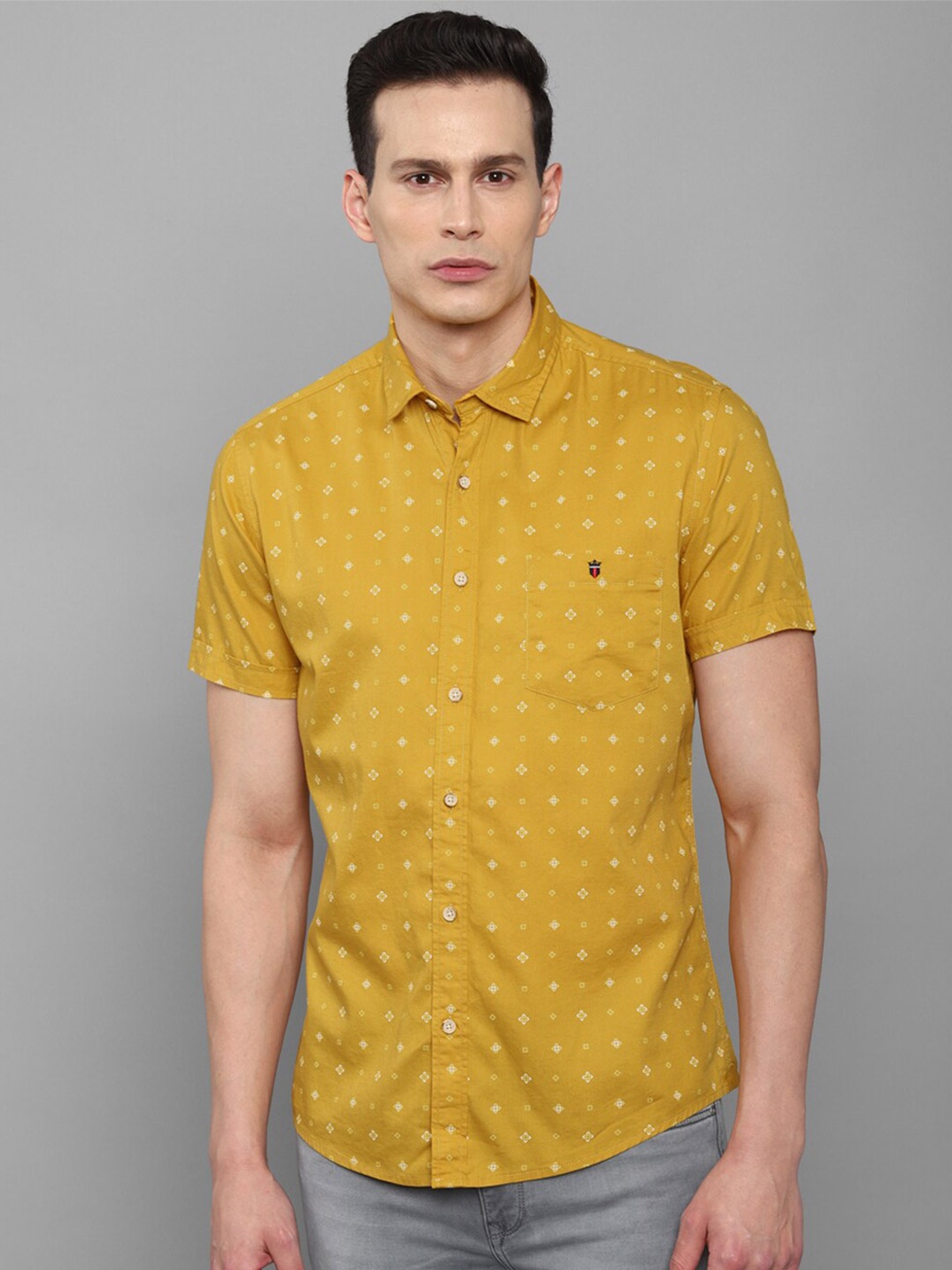 

Louis Philippe Jeans Men Yellow Slim Fit Printed Casual Shirt