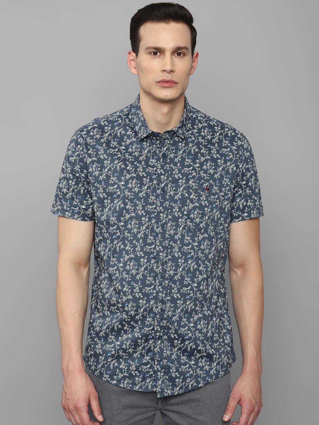 

Louis Philippe Jeans Men Grey Slim Fit Floral Printed Casual Shirt
