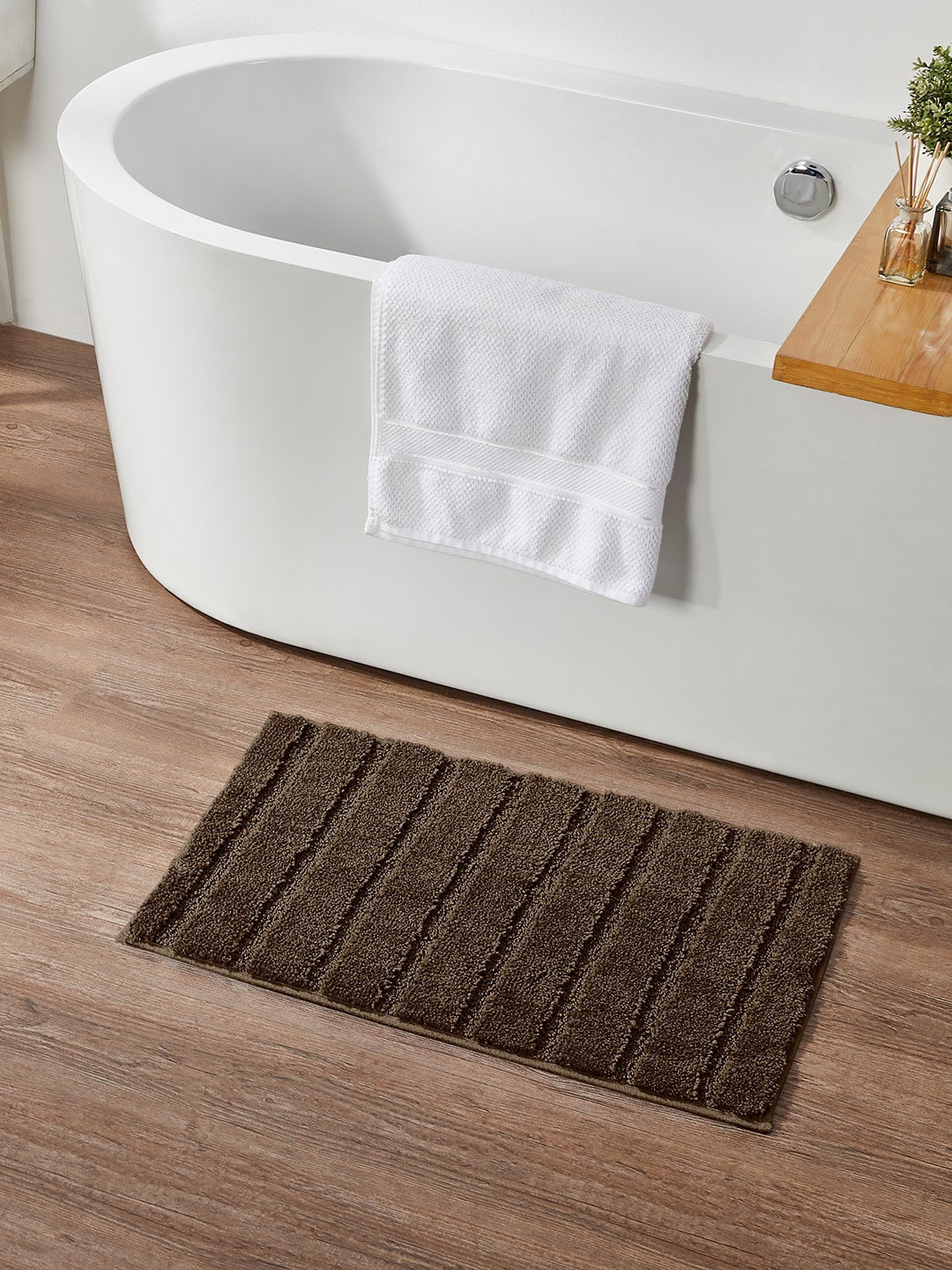 

Pano Brown Solid Vertical Stripes 1600 GSM Bath Rugs