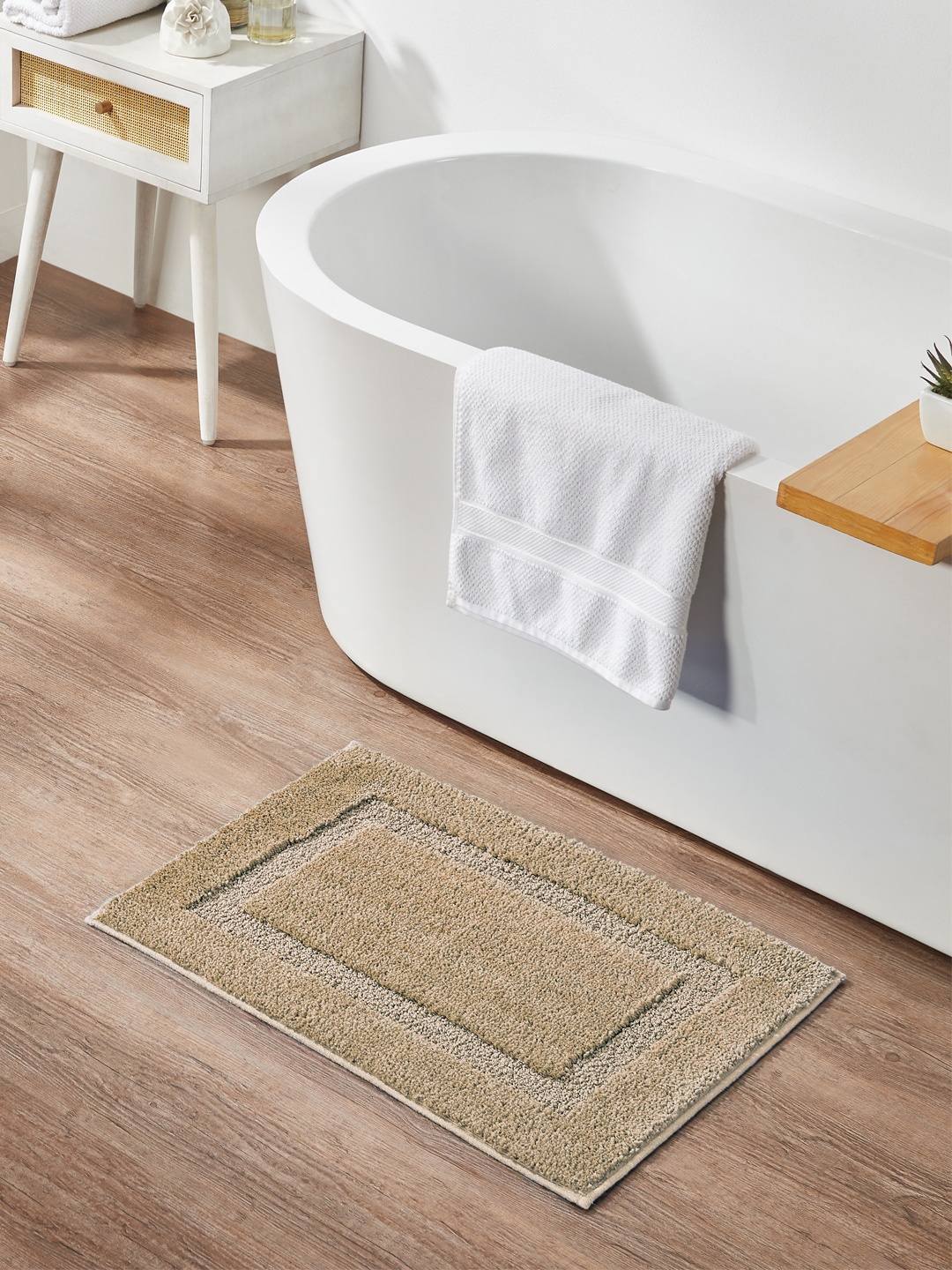 

Pano Beige Self-Design 1600 GSM Anti-Slip Bath Rug