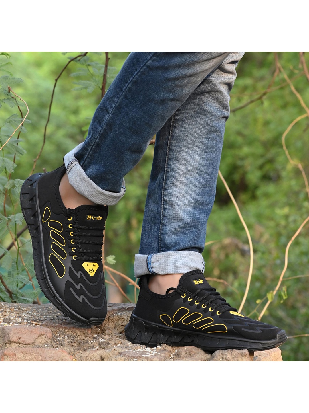 

BIRDE Men Black Colourblocked Sneakers