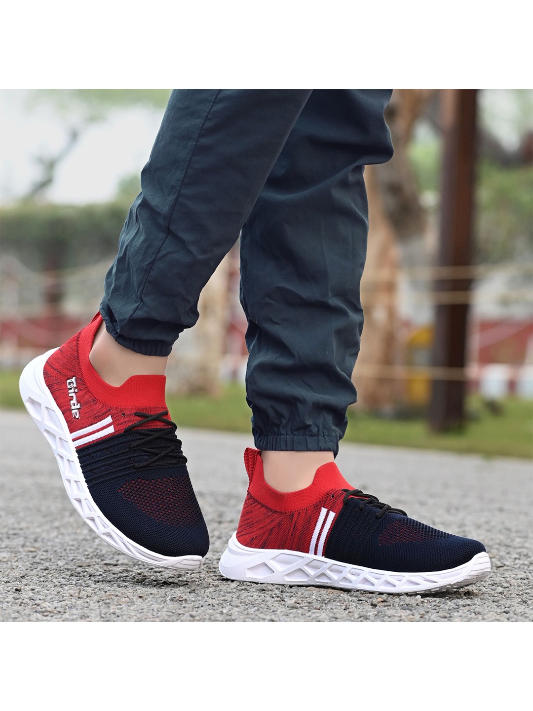 

BIRDE Men Red & Blue Colourblocked Mesh Slip On Sneakers