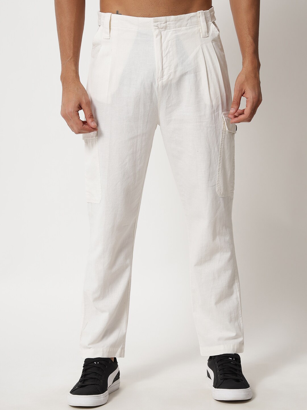 

Aazing London Men Off White Pleated Trousers