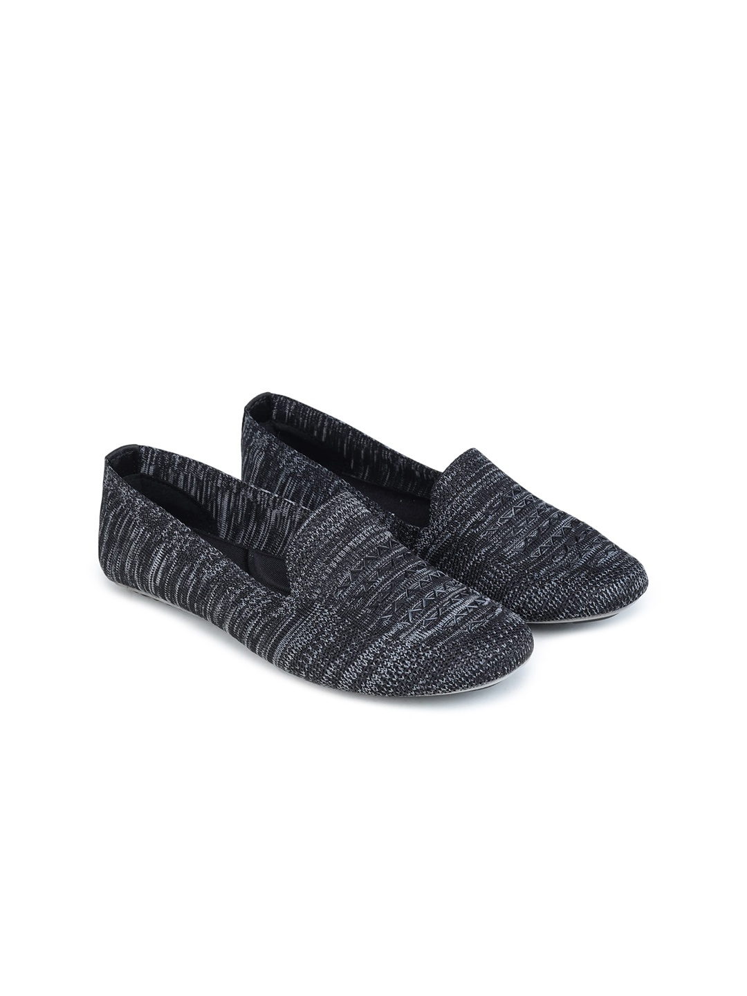 

REFOAM Women Black Textured Slip-On Sneakers