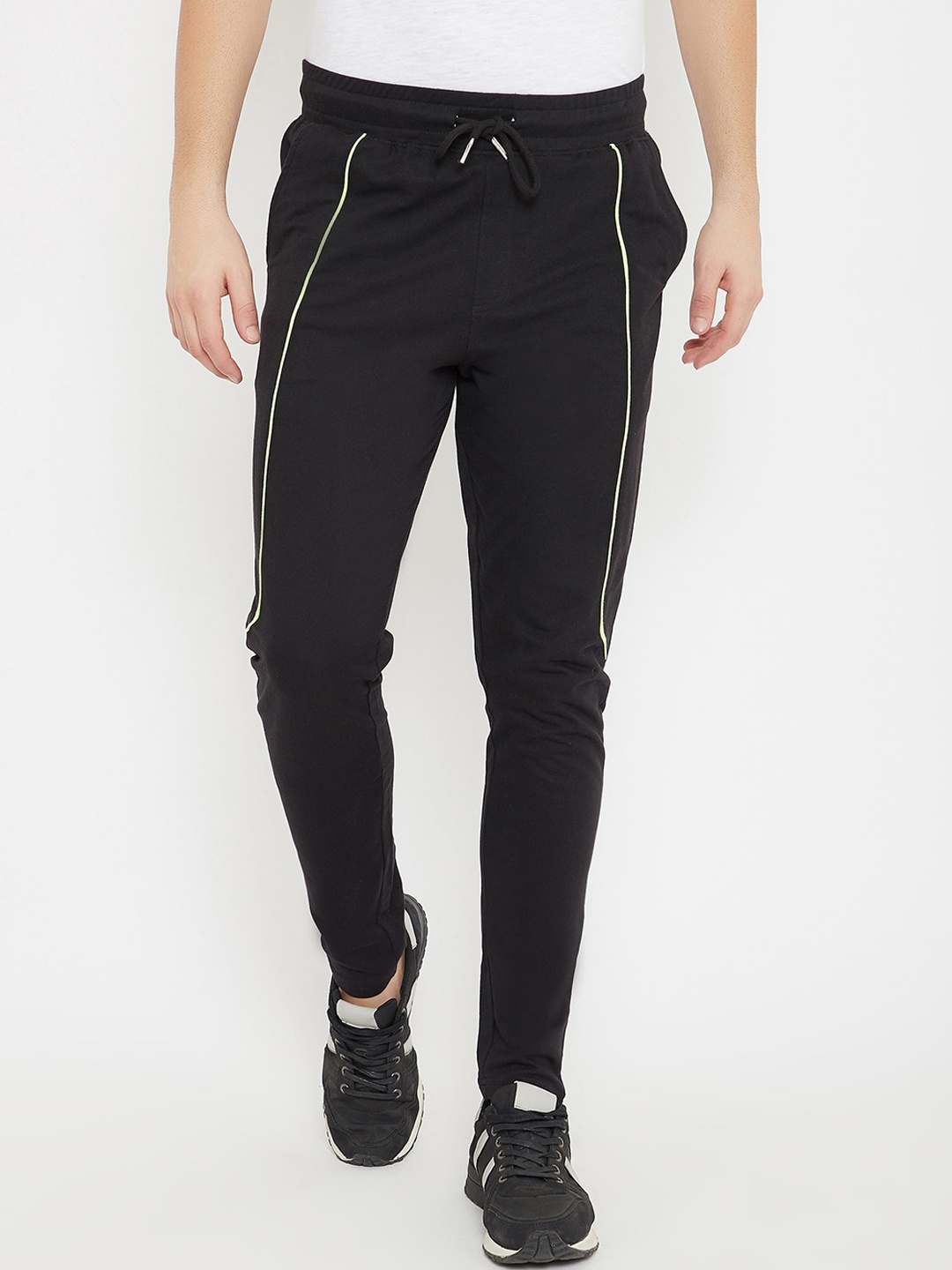 

HARBOR N BAY Men Black Solid Track Pants