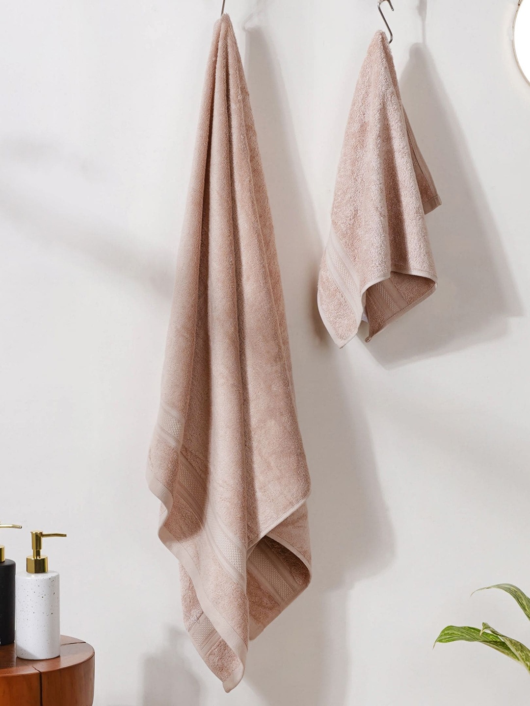 

Nestasia Set Of 2 Beige Solid 600 GSM Towels