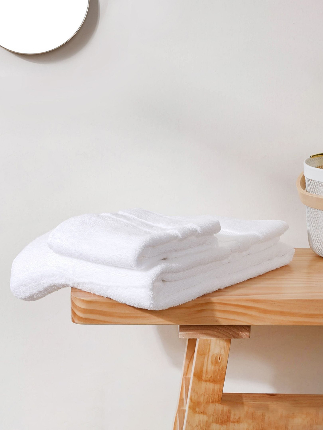 

Nestasia Set Of 2 White set of 1 bath towel and 1 hand towel