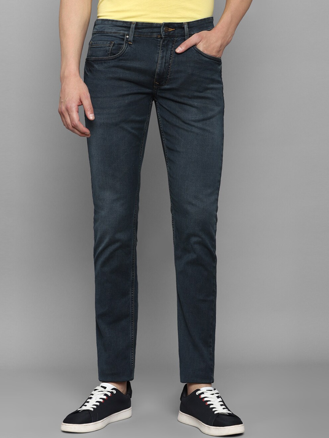 

Louis Philippe Jeans Men Navy Blue Slim Fit Light Fade Jeans