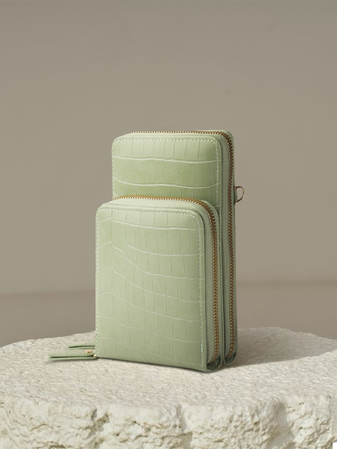 

Lino Perros Green Animal Textured PU Structured Sling Bag