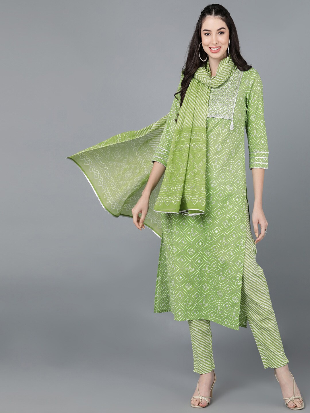 

kipek Women Green Printed Mirror Work Pure Cotton Kurta with Trousers & With Dupatta