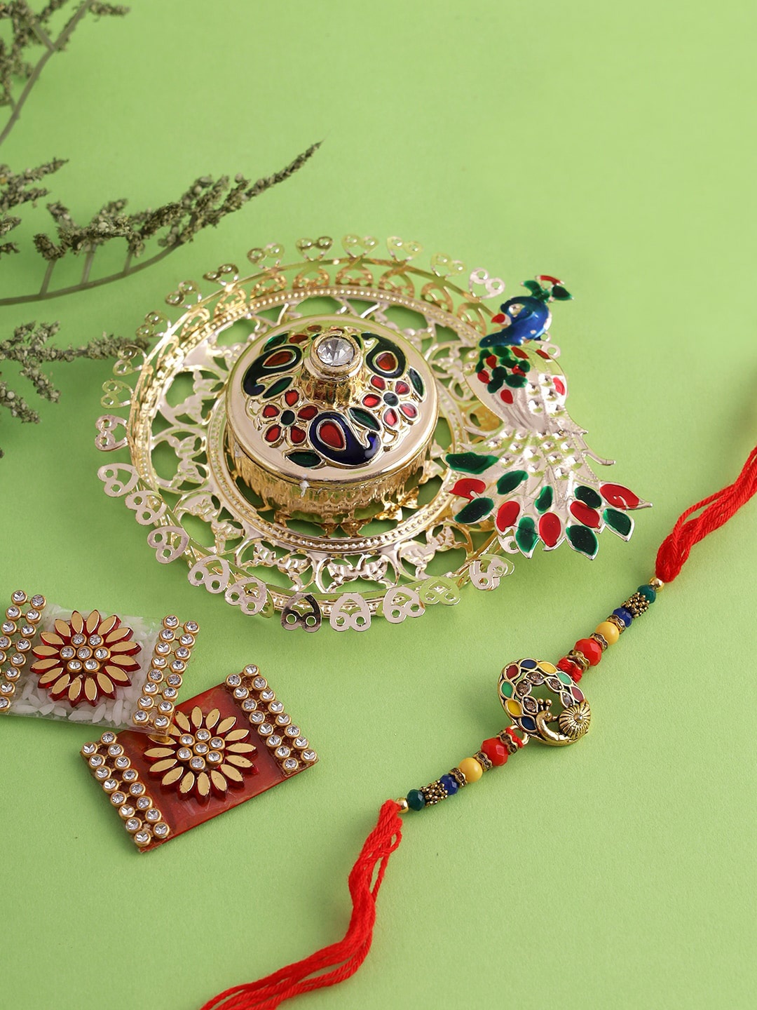 

Aapno Rajasthan Gold-Toned Rakhi Gift Set