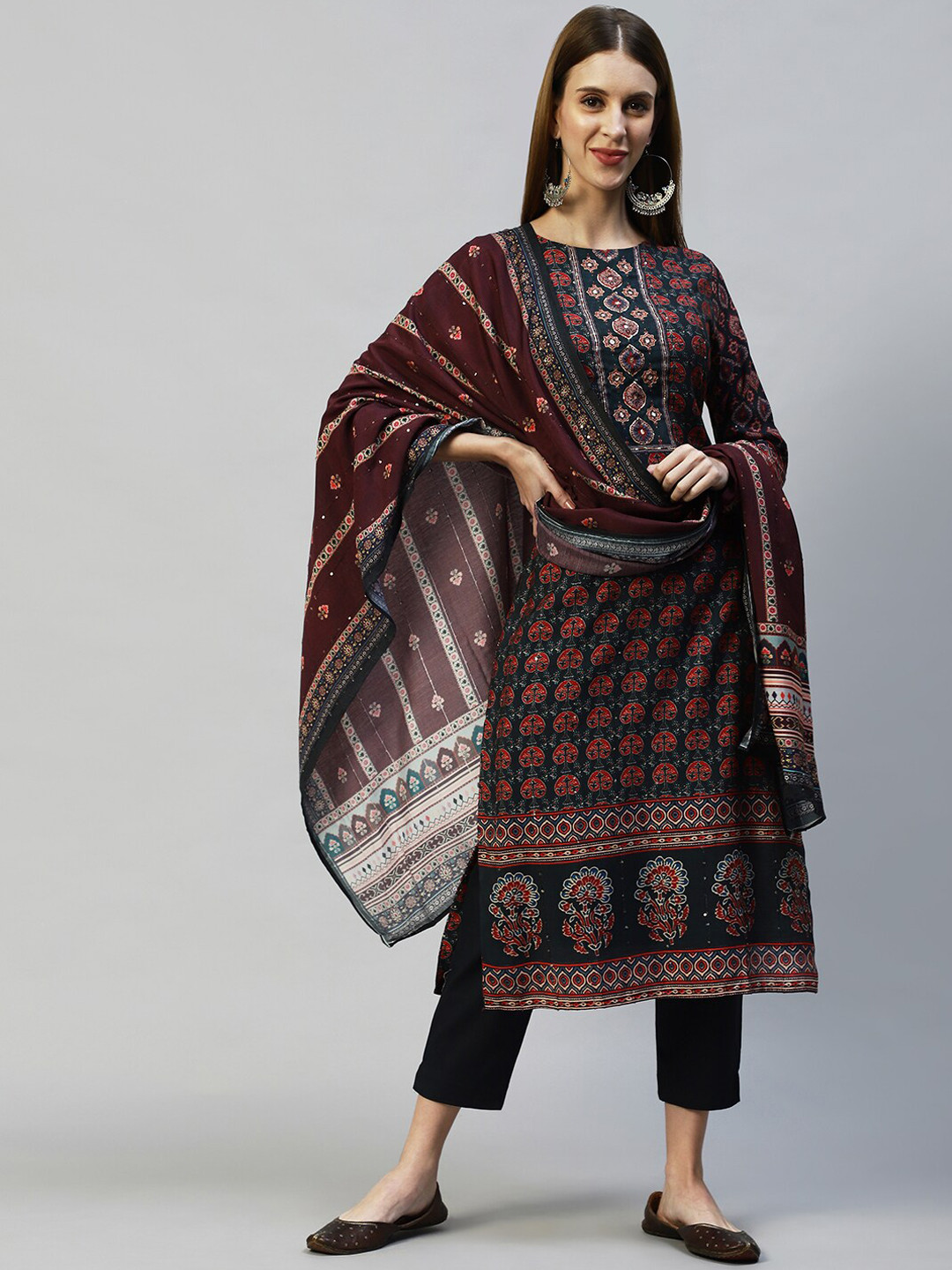 

FASHOR Women Black Ethnic Motifs Printed Gotta Patti Chanderi Silk Kurta with Trousers & With Dupatta