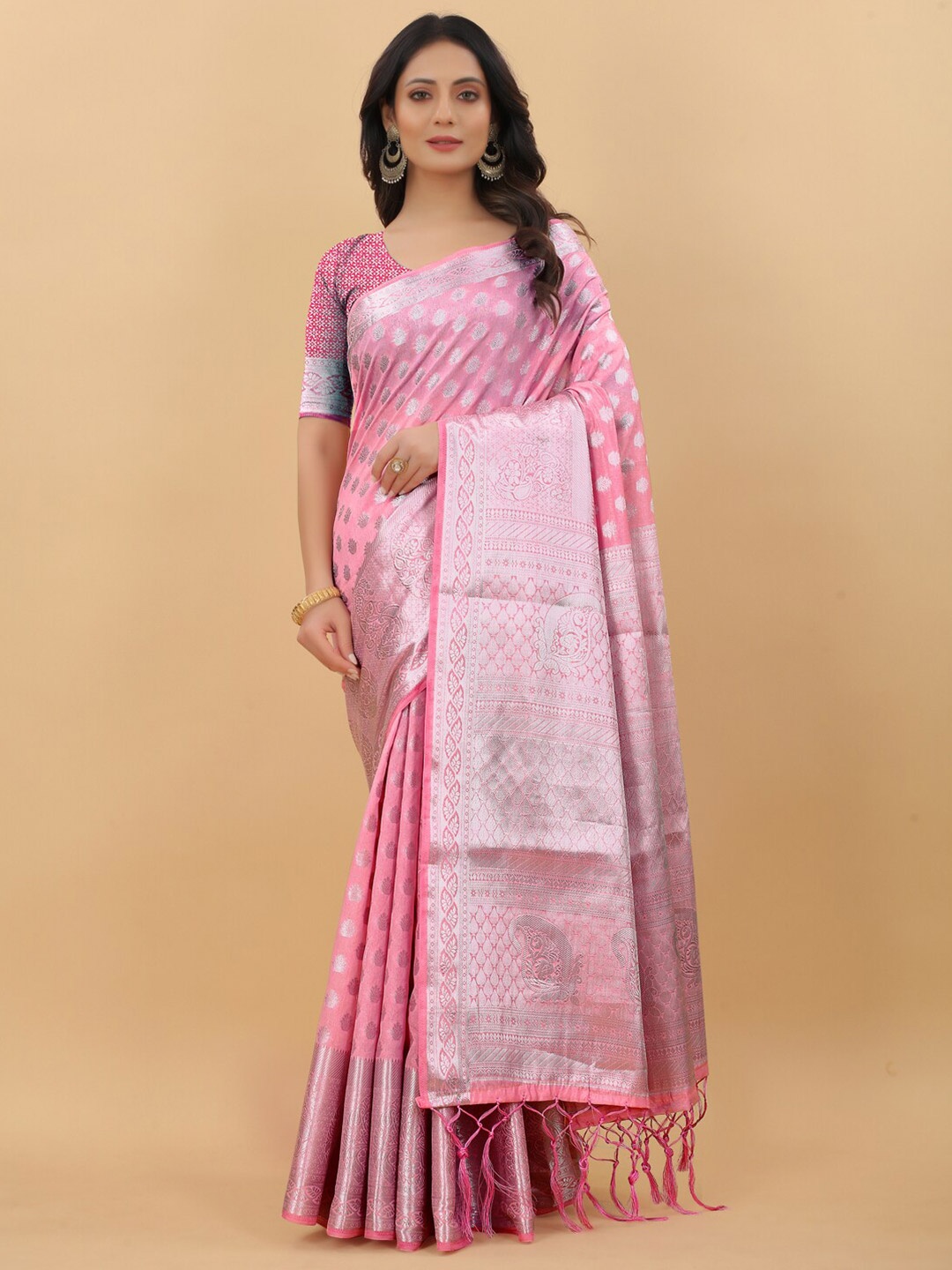 

LINARO LIFESTYLES Pink & Silver-Toned Ethnic Motifs Zari Silk Cotton Banarasi Saree