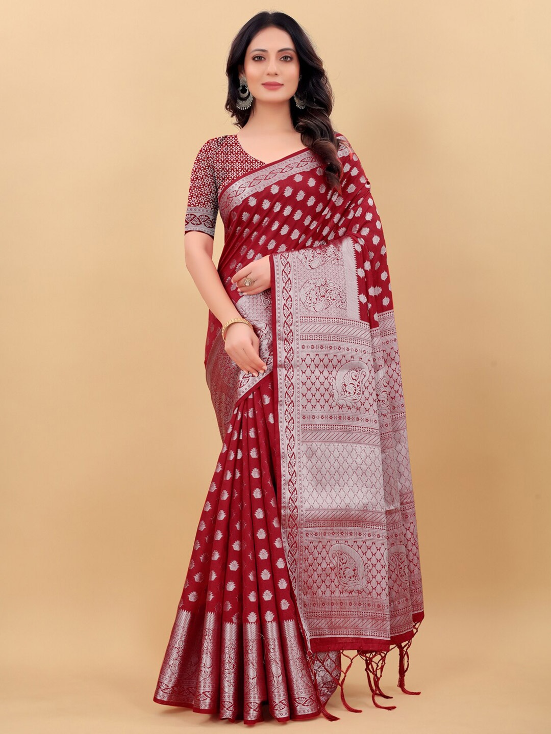 

LINARO LIFESTYLES Maroon & Silver-Toned Ethnic Motifs Zari Silk Cotton Banarasi Saree