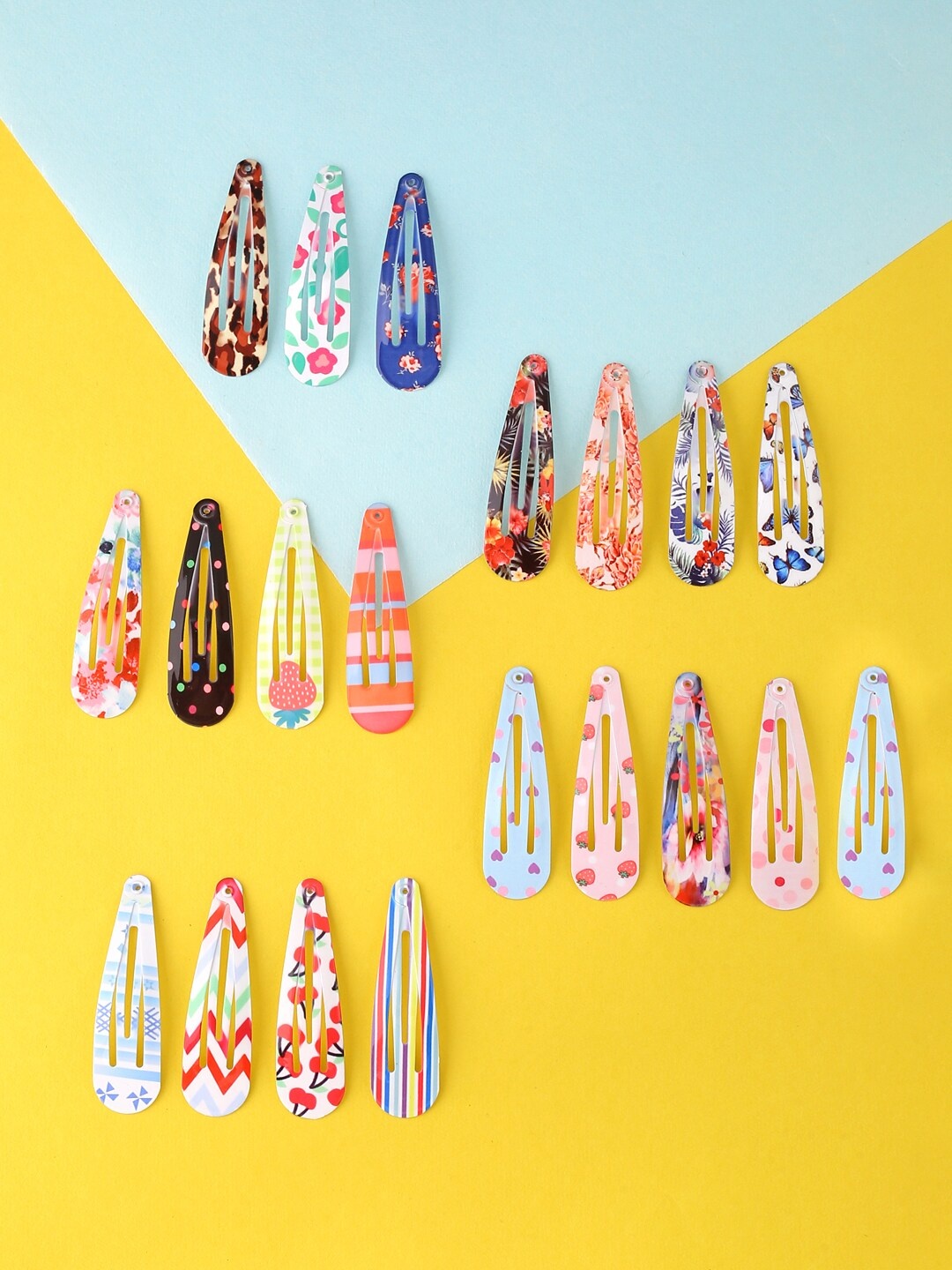 

Yellow Chimes Women Set Of 20 Blue & Red Tic Tac Hair Clip