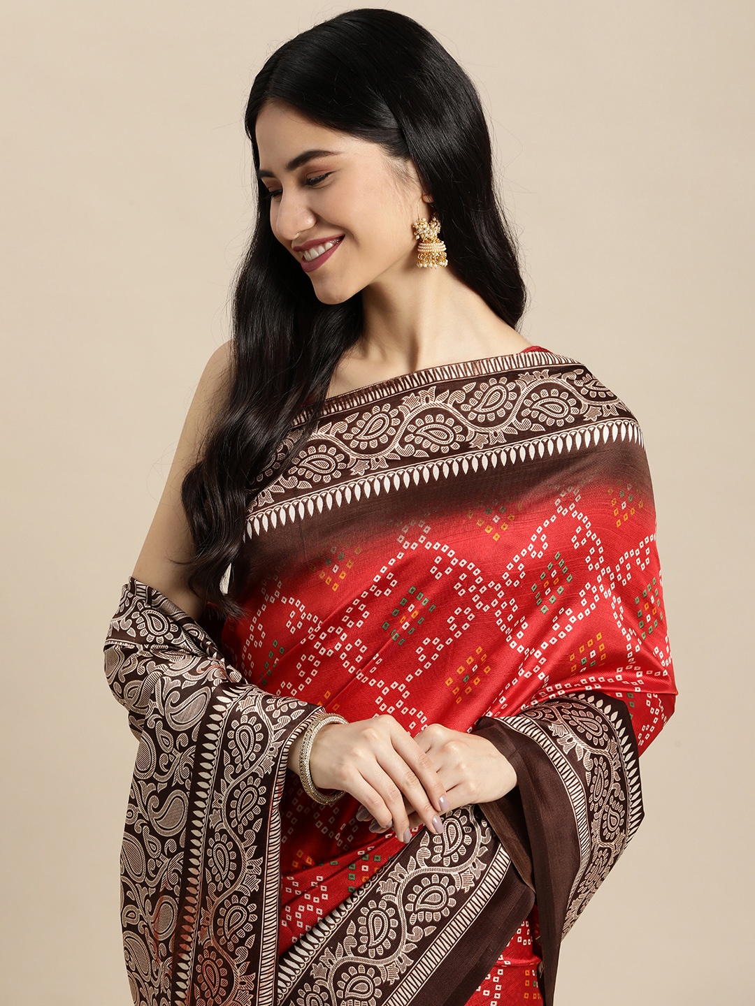 

SANGAM PRINTS Red & White Bandhani Print Art Silk Saree