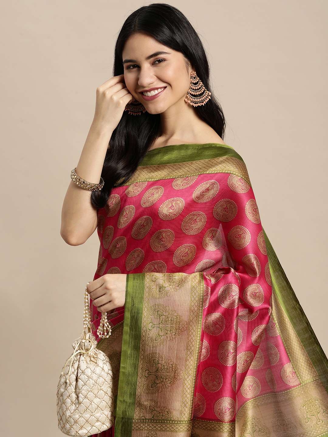 

SANGAM PRINTS Pink & Golden Ethnic Motifs Print Art Silk Saree