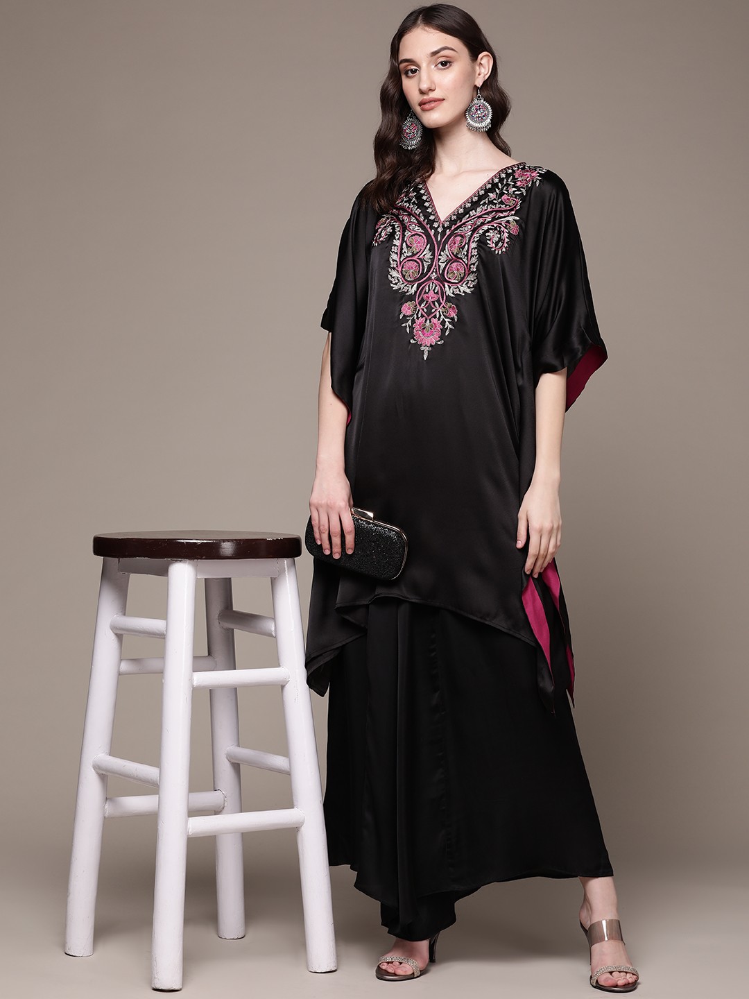 

aarke Ritu Kumar Women Black Floral Embroidered Kurta with Trousers