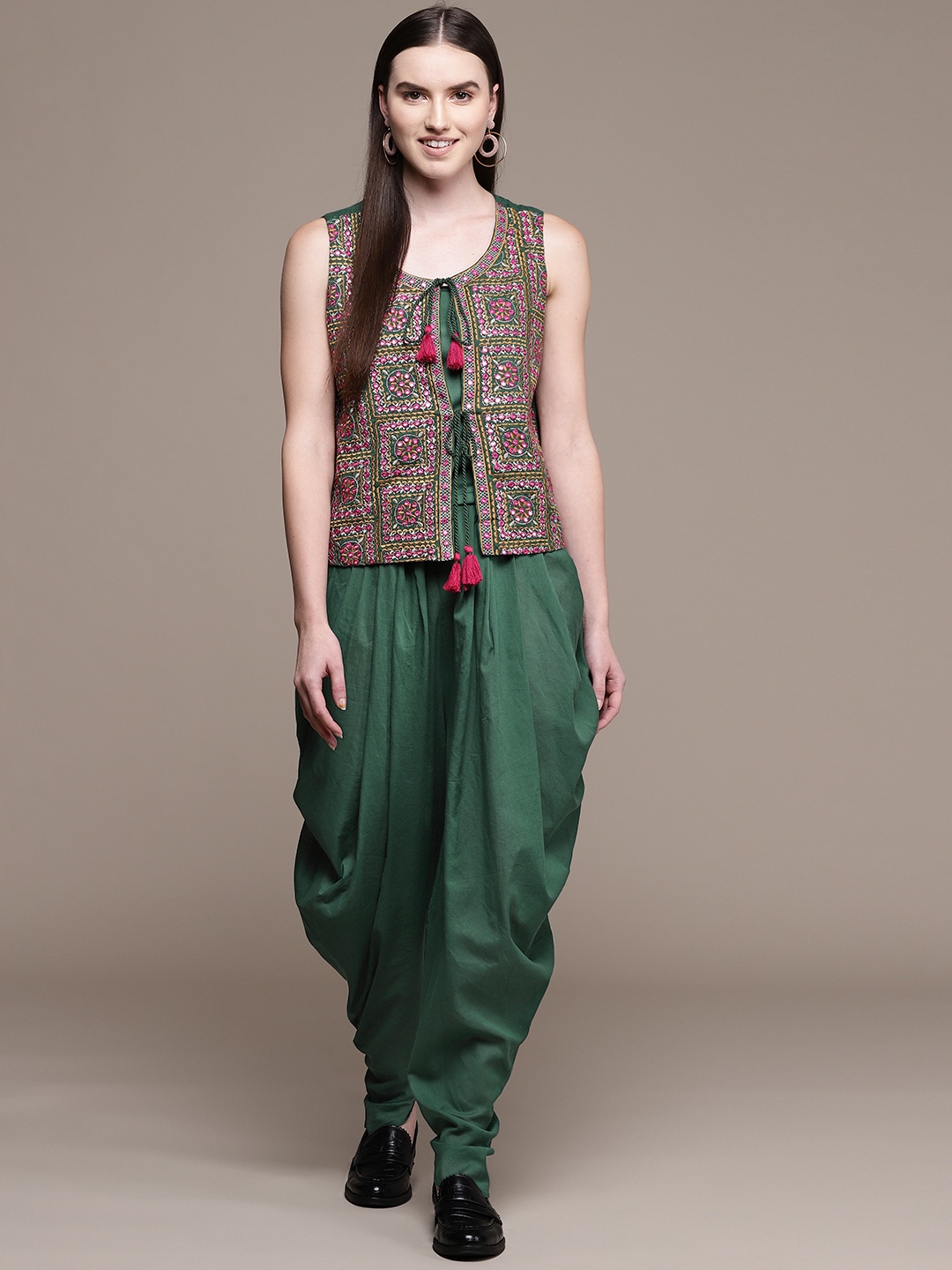 

aarke Ritu Kumar Women Embroidered Jacket With Dhoti Pant And Inner Set, Green