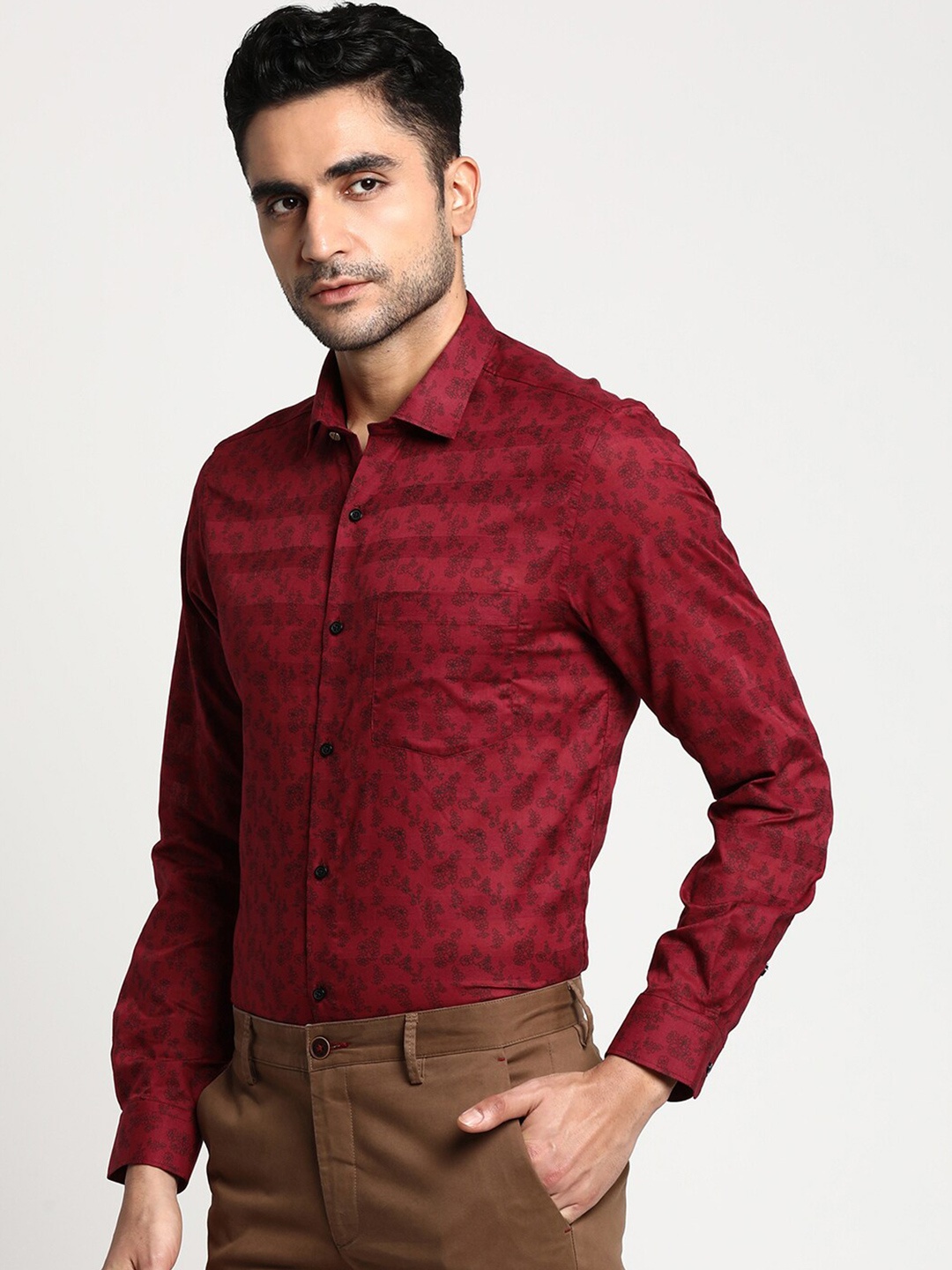 

Turtle Men Maroon Slim Fit Floral Printed Casual Shirt