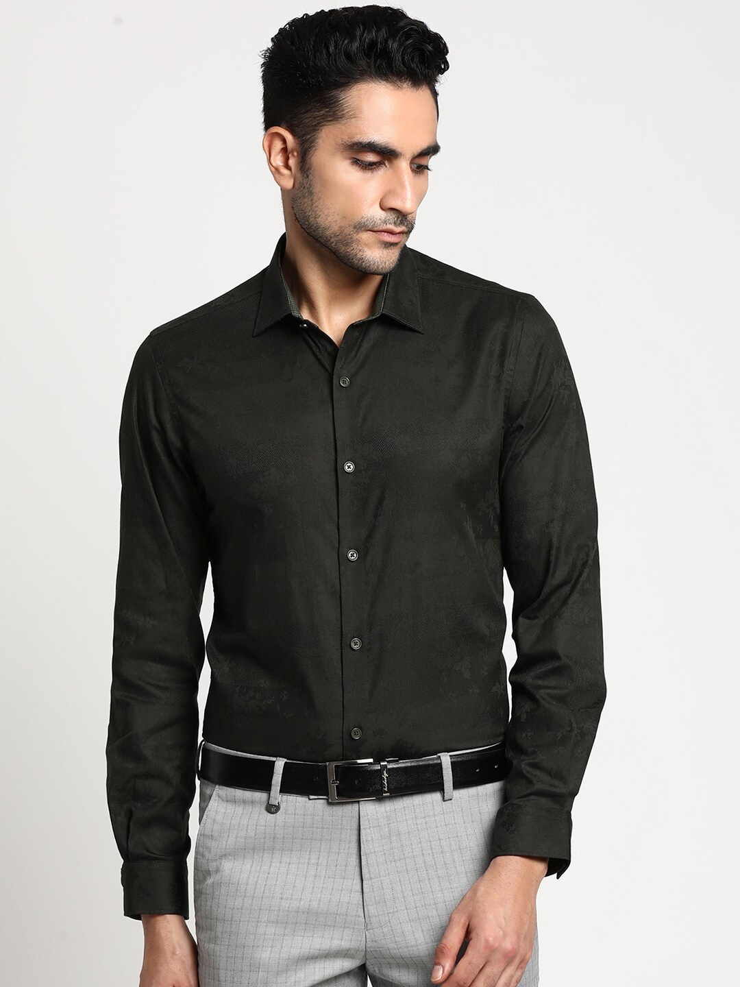 

Turtle Men Cotton Black Slim Fit Self Design Formal Shirt