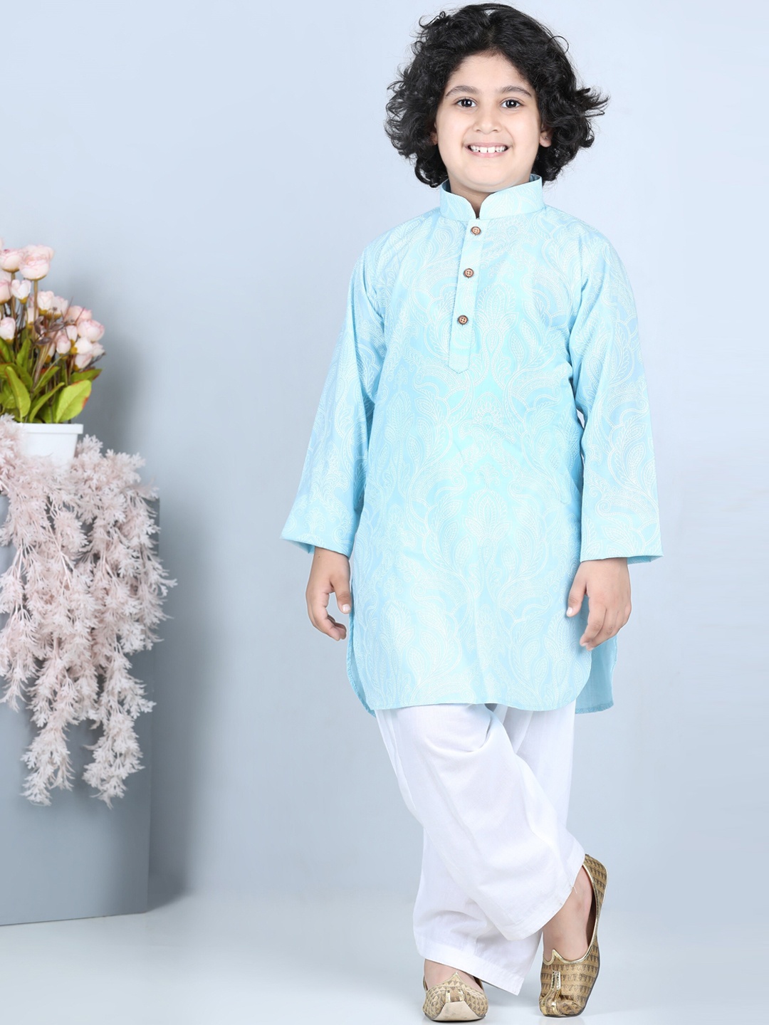 

Aj DEZInES Boys Blue Printed long sleeve Kurta with Salwar