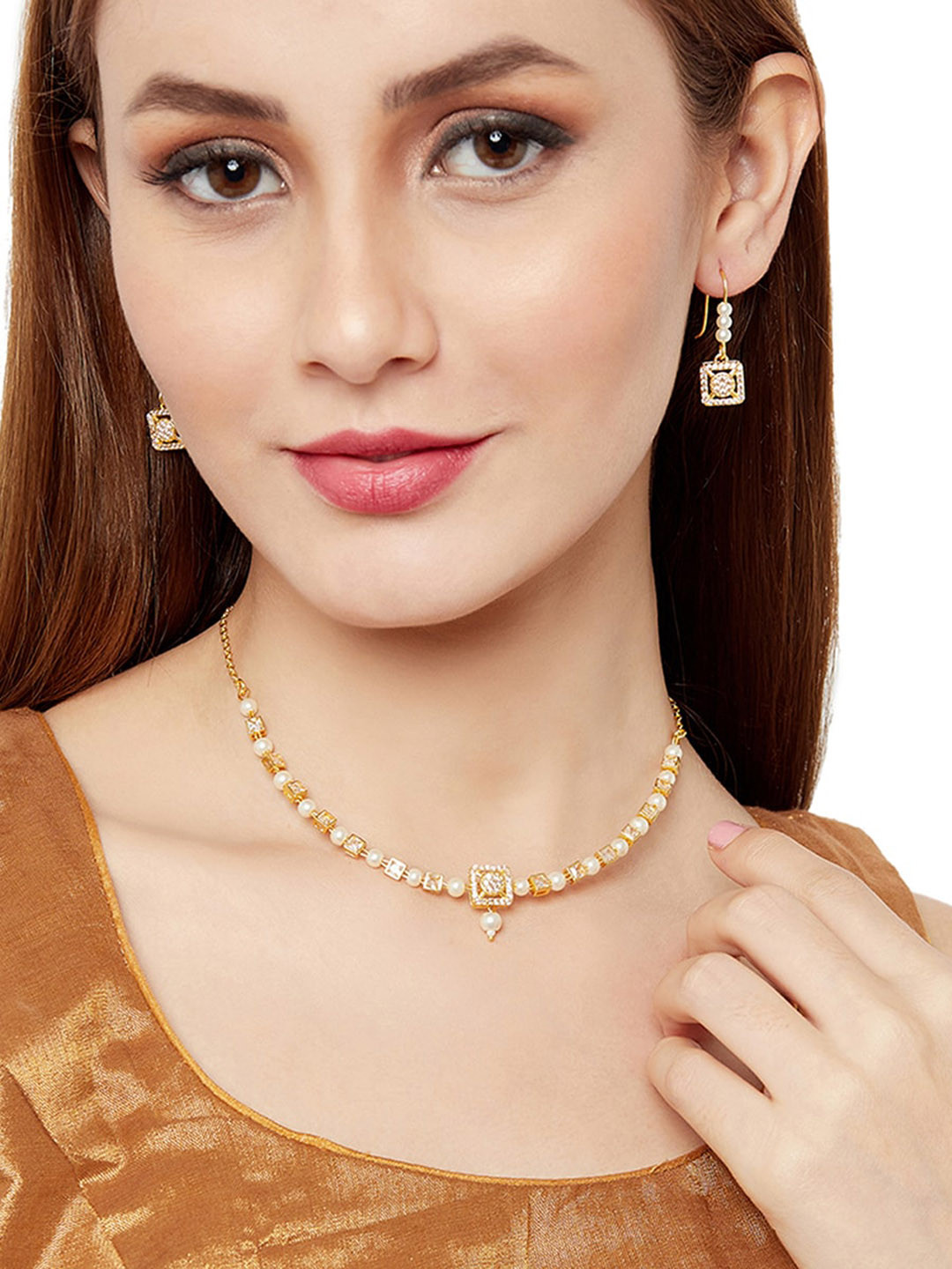 

Voylla Gold-Plated White Stone Studded & Beaded Jewellery Set