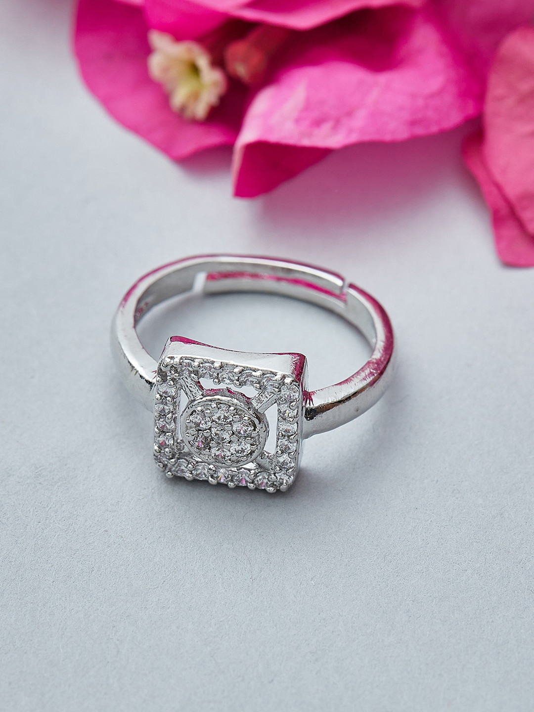 

Voylla Women Rhodium-Plated Silver-Toned Cocktail Ring