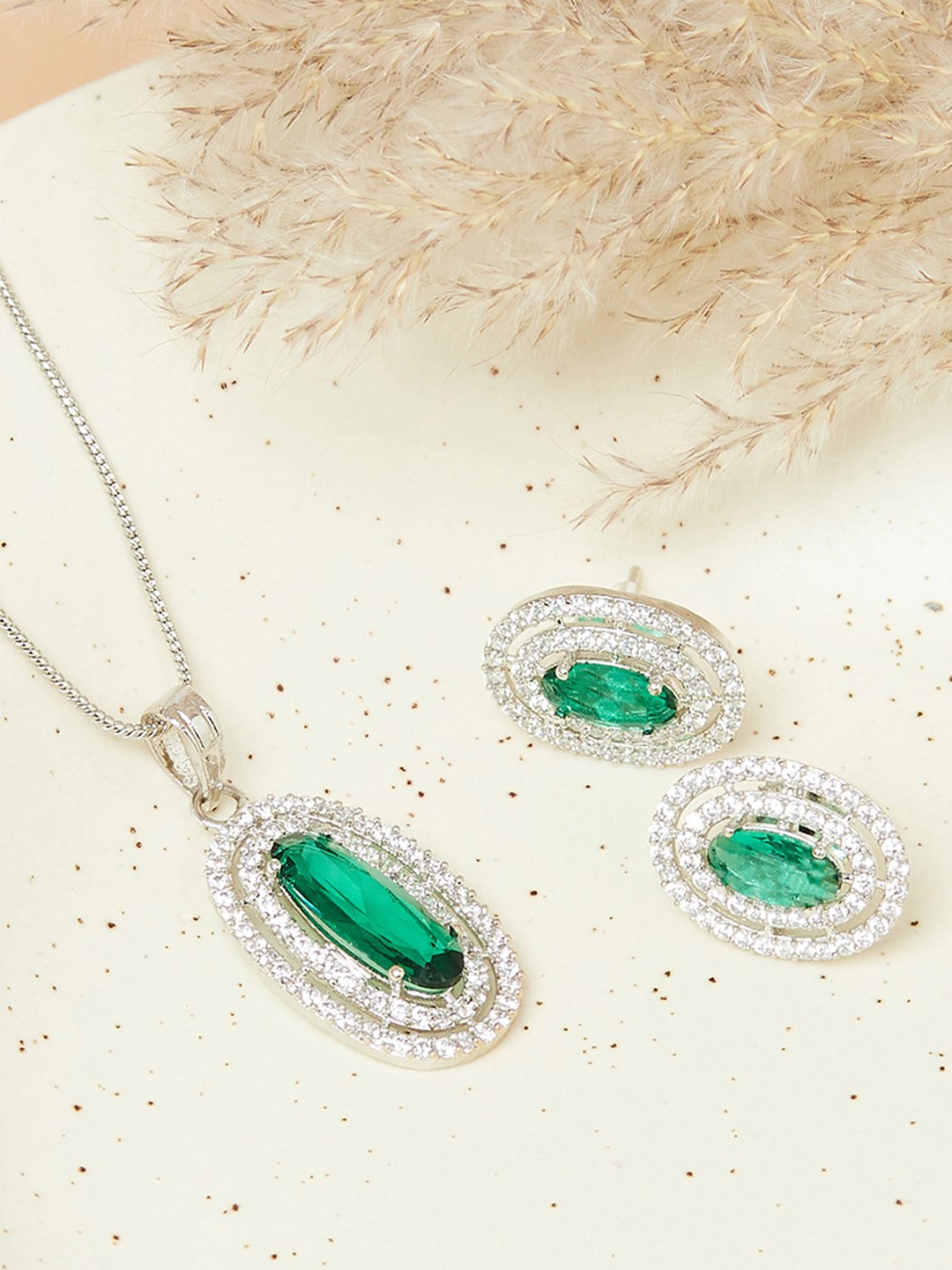 

Voylla Silver-Toned Green Stone Studded Pendant With Earrings