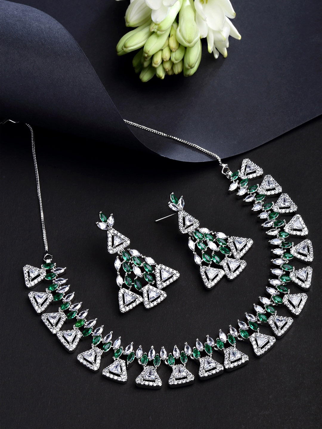 

KARATCART Women Silver-Plated Green CZ-Studded & Beaded Jewellery Set