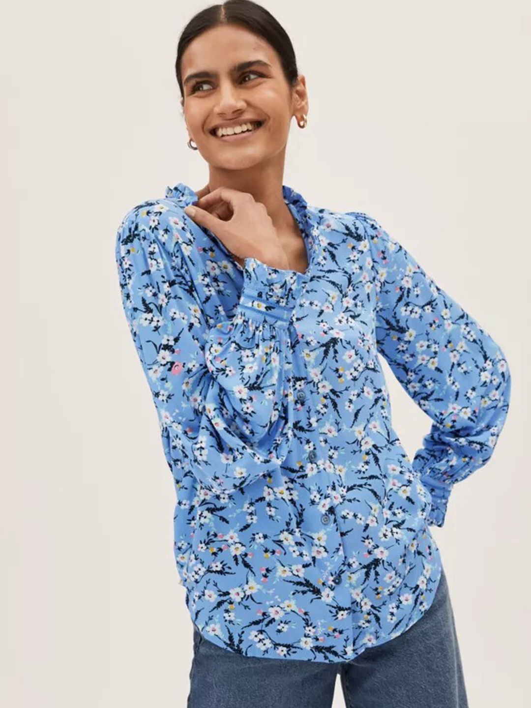 

Marks & Spencer Blue & White Floral Print Mandarin Collar Bishop Sleeves Top