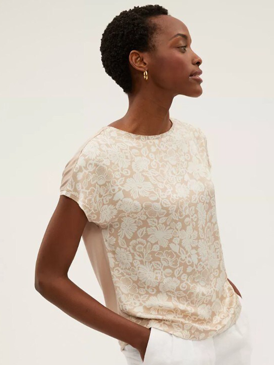

Marks & Spencer women's Beige Floral Print Extended Sleeves Top