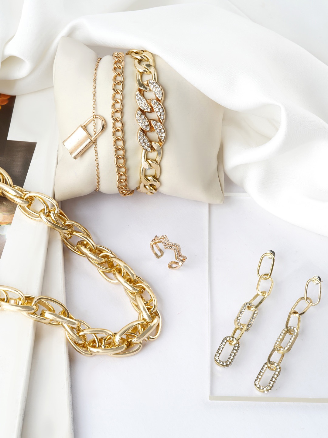 

JOKER & WITCH Women Gold-Plated Links Style Jewelry Set