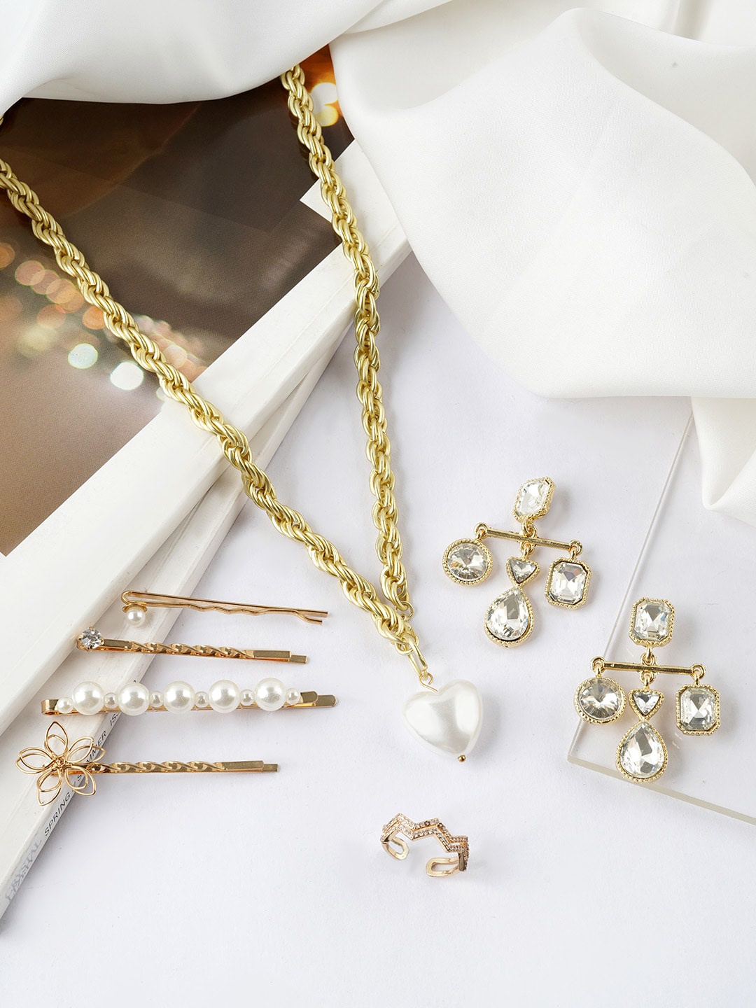 

JOKER & WITCH Gold Coloured & White Pearls Beaded Jewellery Set