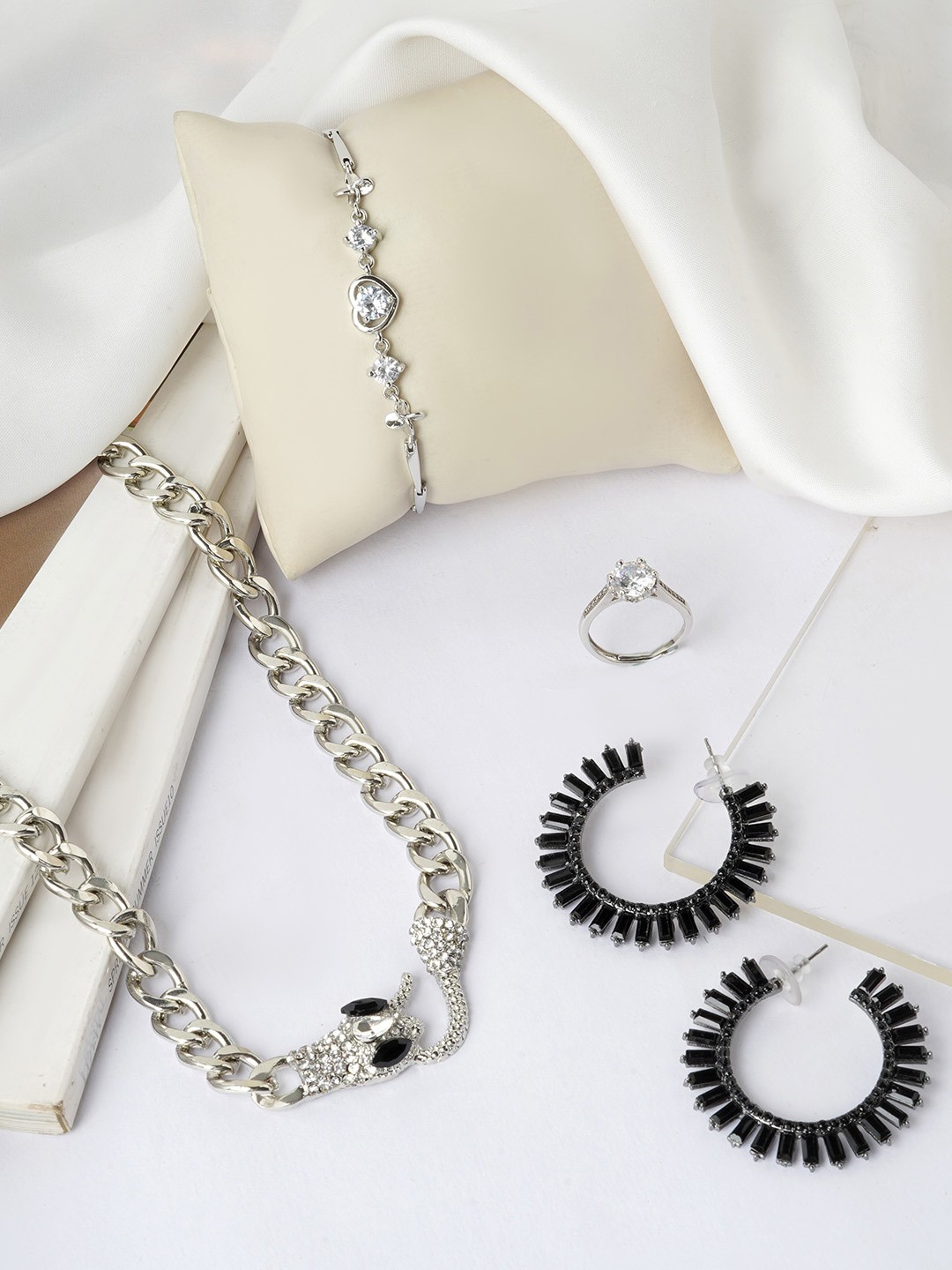 

JOKER & WITCH Women's Silver-Toned Black Spades Of Silver Jewellery Set