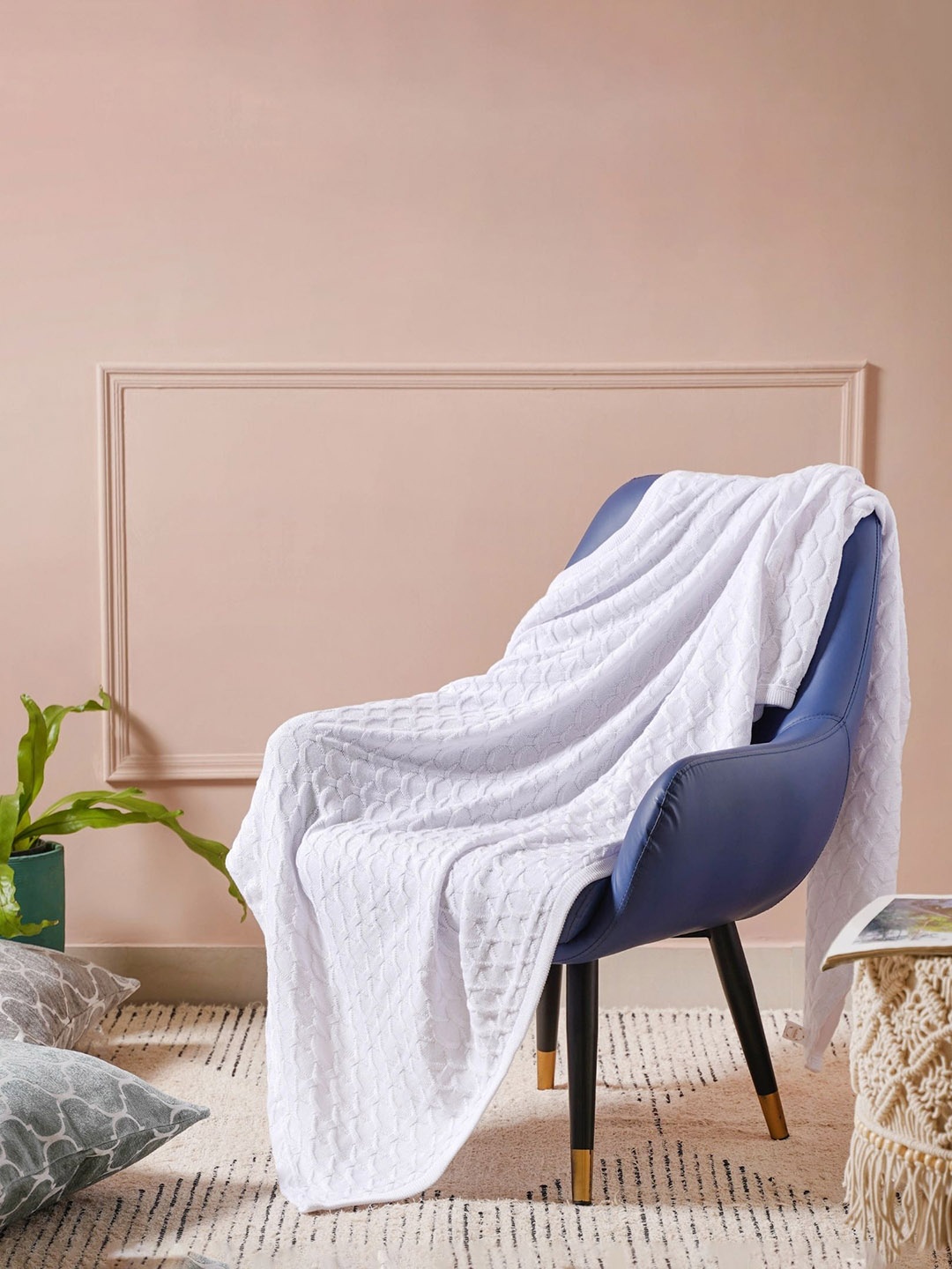 

Nestasia White Rippled Knitted Cotton Throw