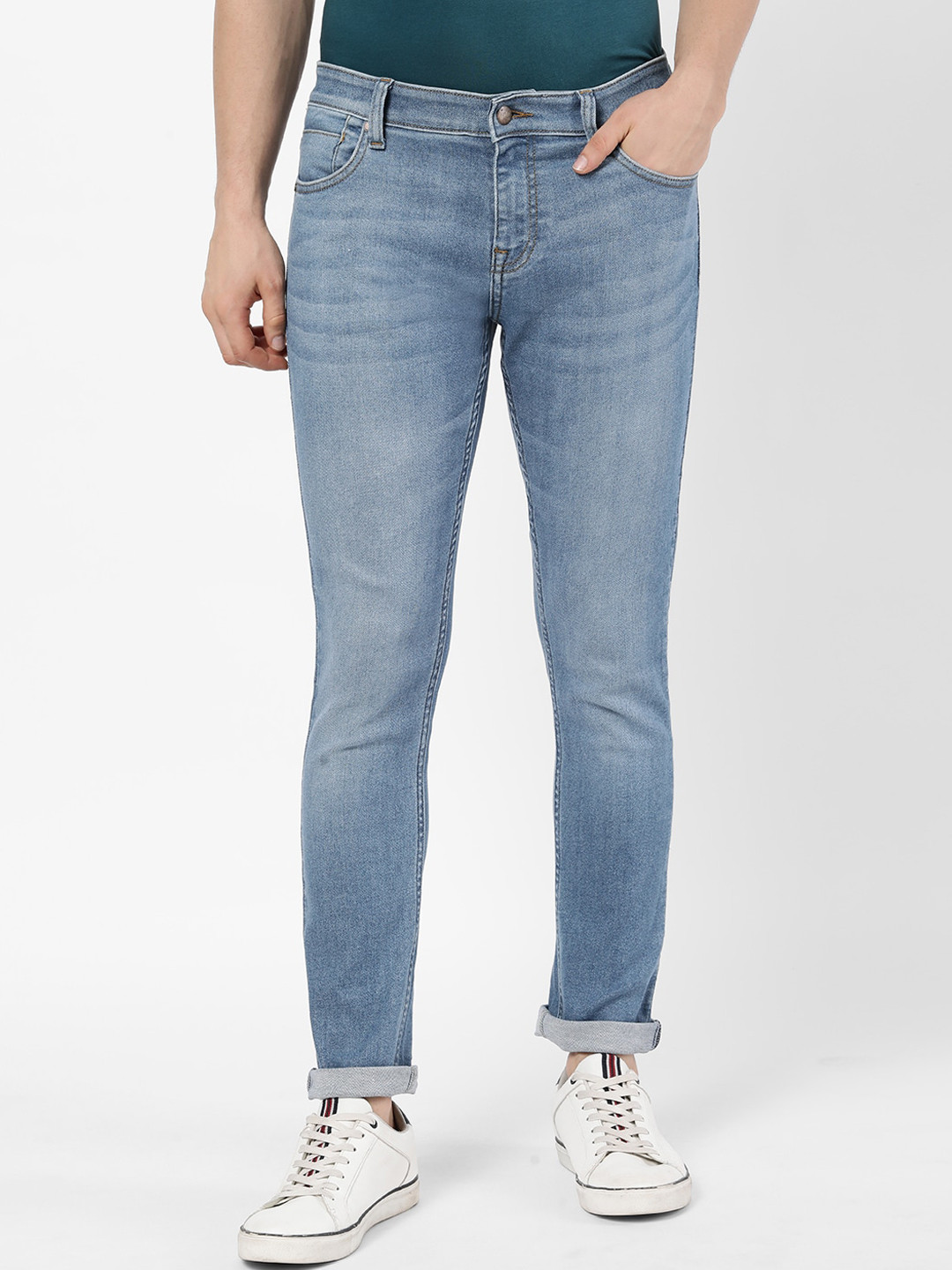 

R&B Men Blue Slim Fit Light Fade Jeans